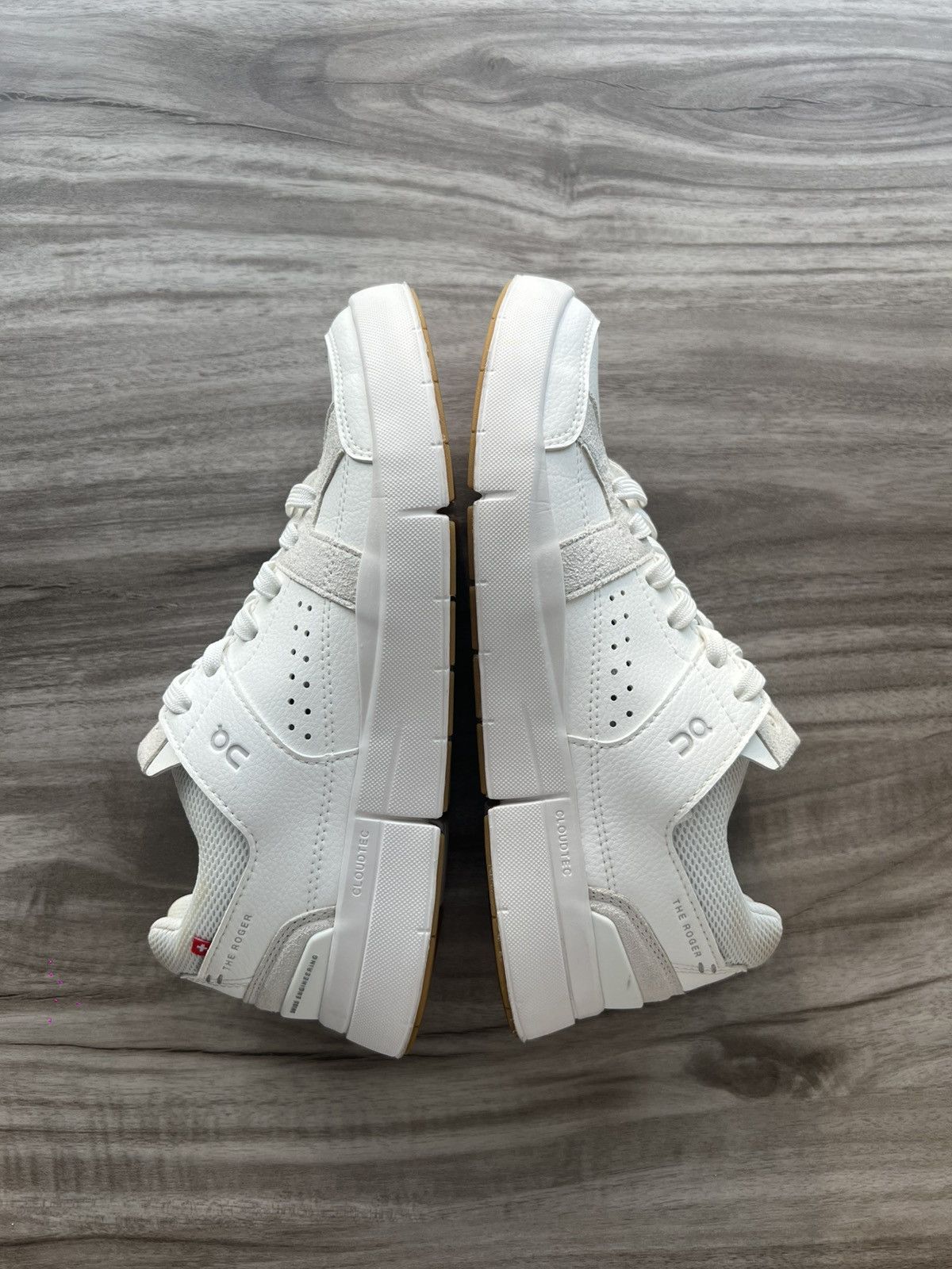 On ON Cloud The Rodger Size 5 Women’s Size US 5 / IT 35 - 2 Thumbnail