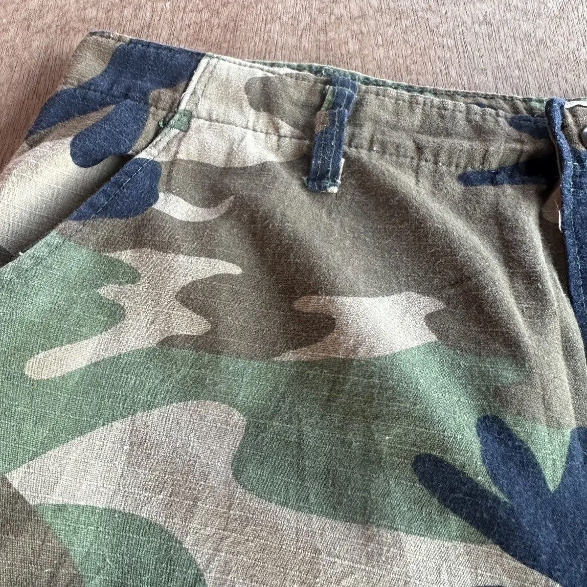 Japanese Brand VTG DOUBLE KNEE CAMO WOODLAND DISTRESSED TACTICAL CARGO PANT Size US 34 / EU 50 - 5 Thumbnail