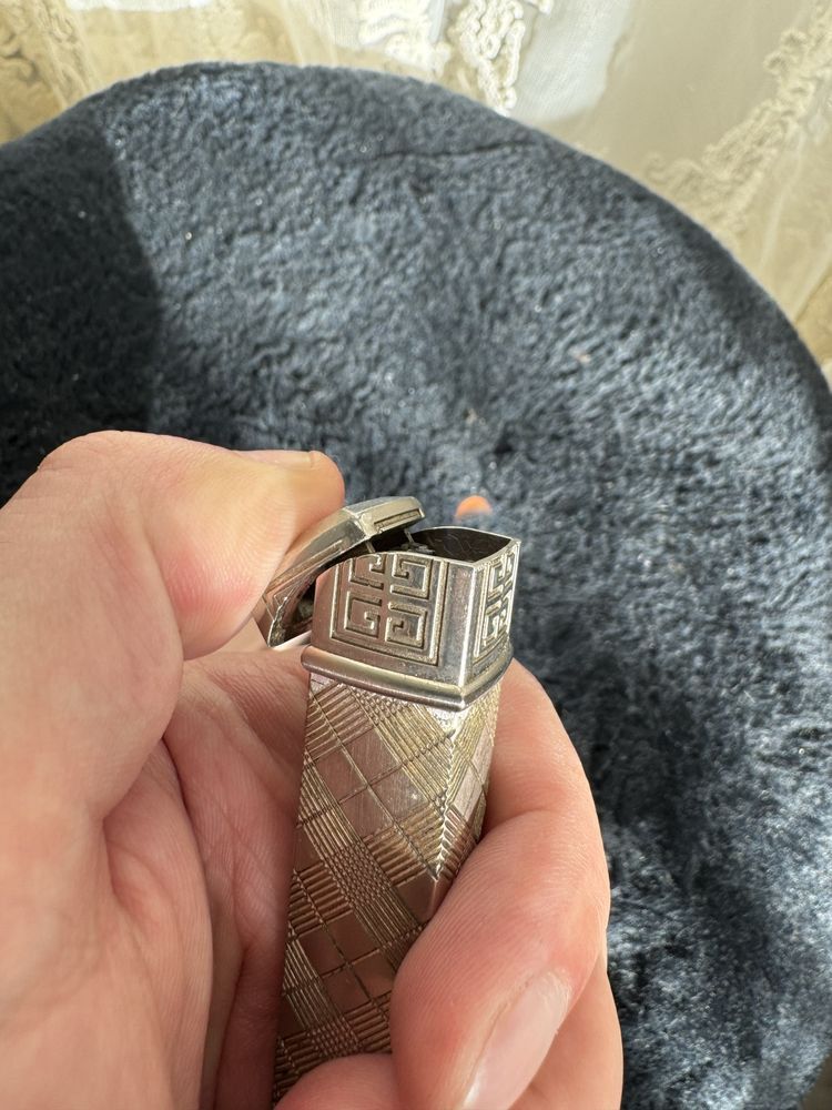 Givenchy Givenchy Lightning Vintage Size ONE SIZE - 4 Thumbnail