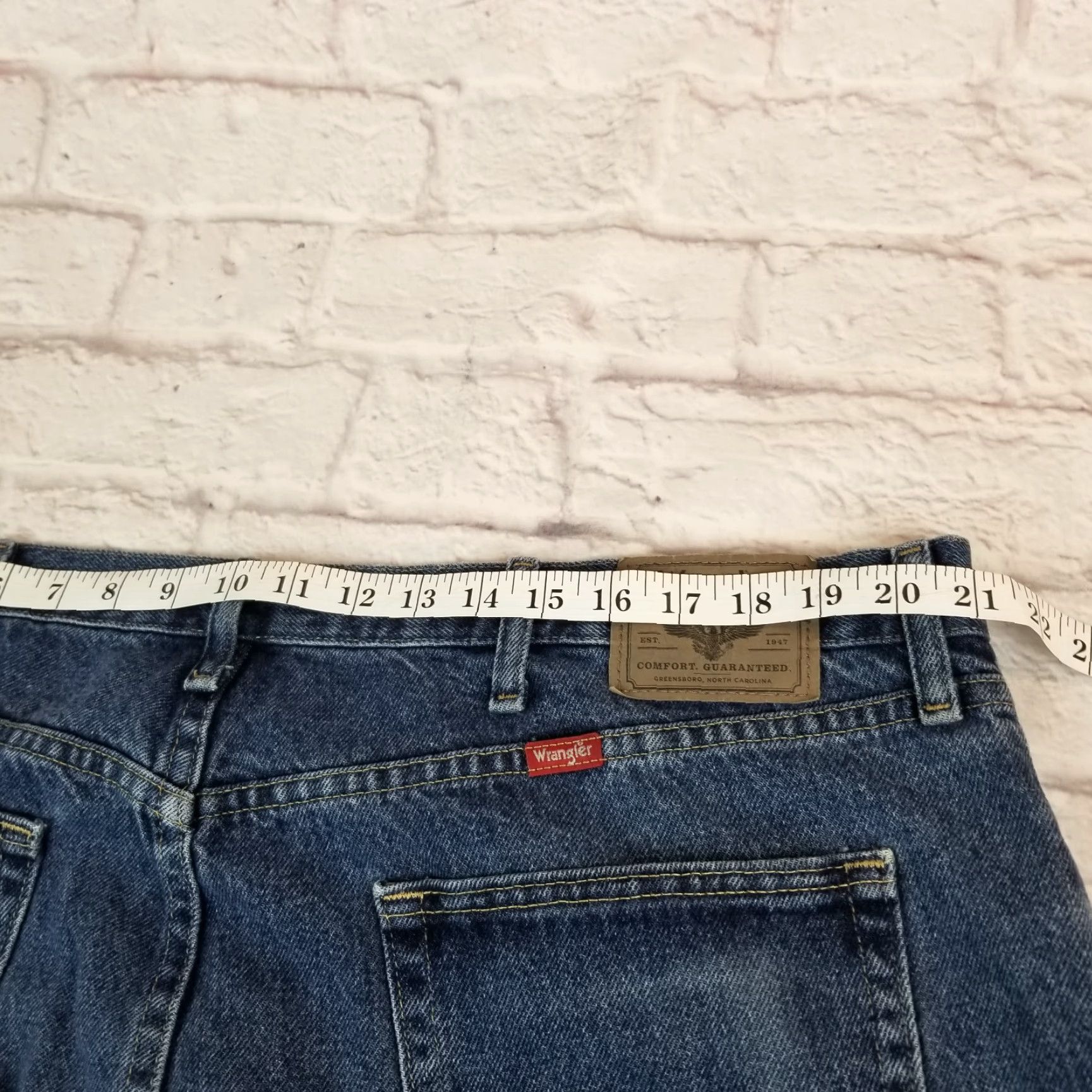 Wrangler Wrangler Jeans Mens Regular Fit Medium Wash Straight Leg Size 42 X 30 Blue Denim Size US 42 / EU 58 - 6 Thumbnail