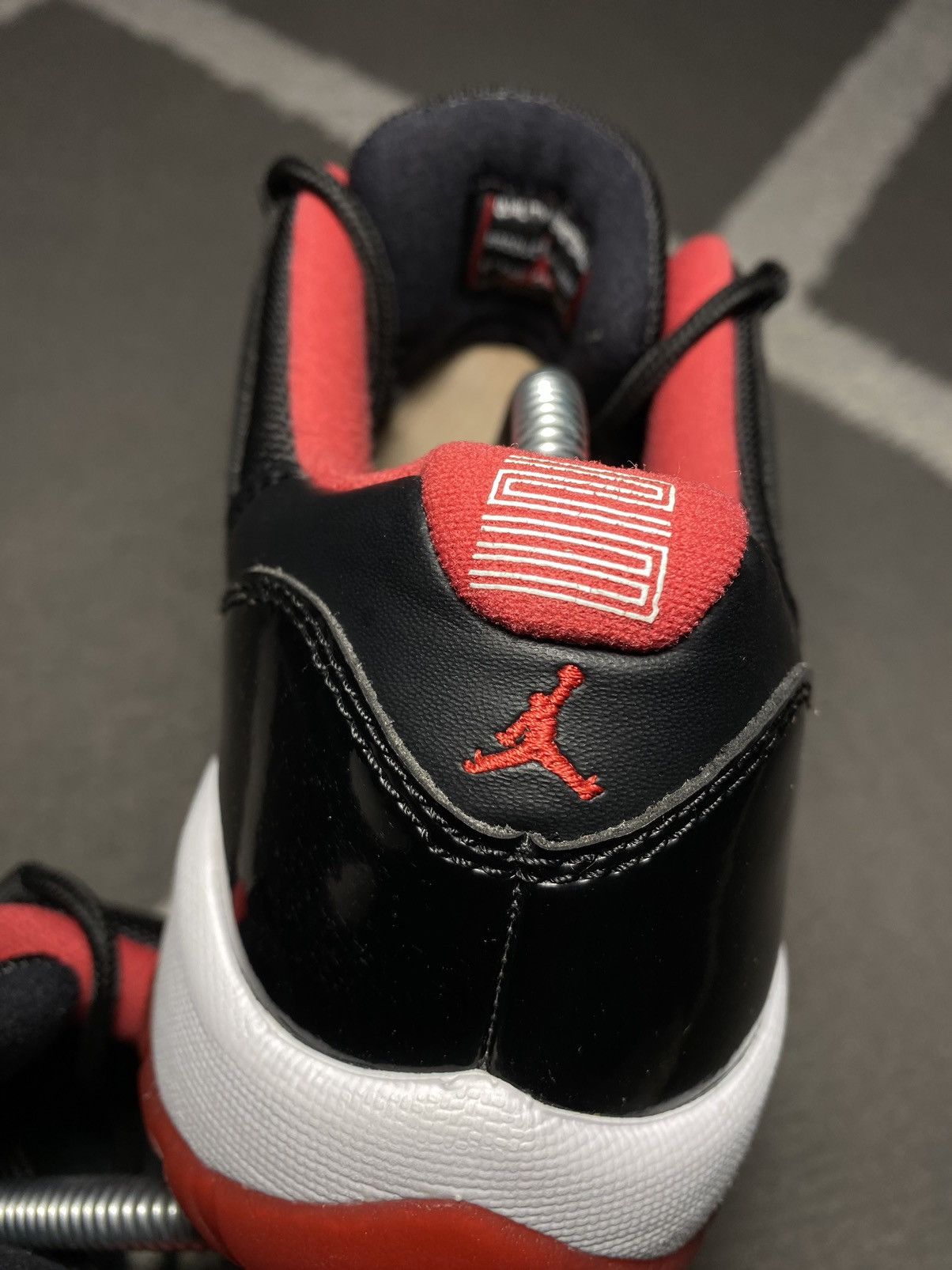 Jordan Brand × Nike Nike Air Jordan 11 Retro Low Bred (GS) 2015 sneakers Size US 7.5 / IT 37.5 - 15 Thumbnail