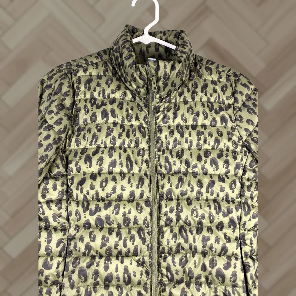 Old Navy VINTAGE Old Navy Puffer Jacket Women’s S Green Camouflage Tiger Lightweight 32-24 Size S / US 4 / IT 40 - 1 Thumbnail