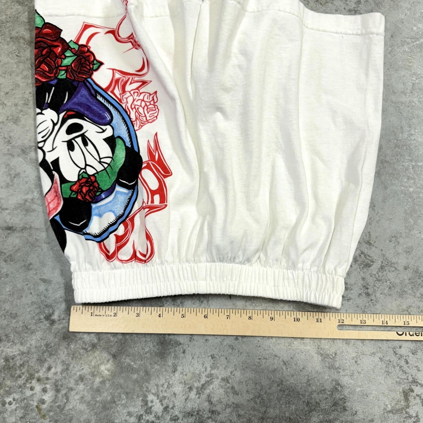 Mickey Unlimited VINTAGE Disney Mickey Minnie Shorts Womens S White 1996 Hearts Roses Shirt Womens 90s Casual Mens Girls Size 28" / US 6 / IT 42 - 7 Thumbnail