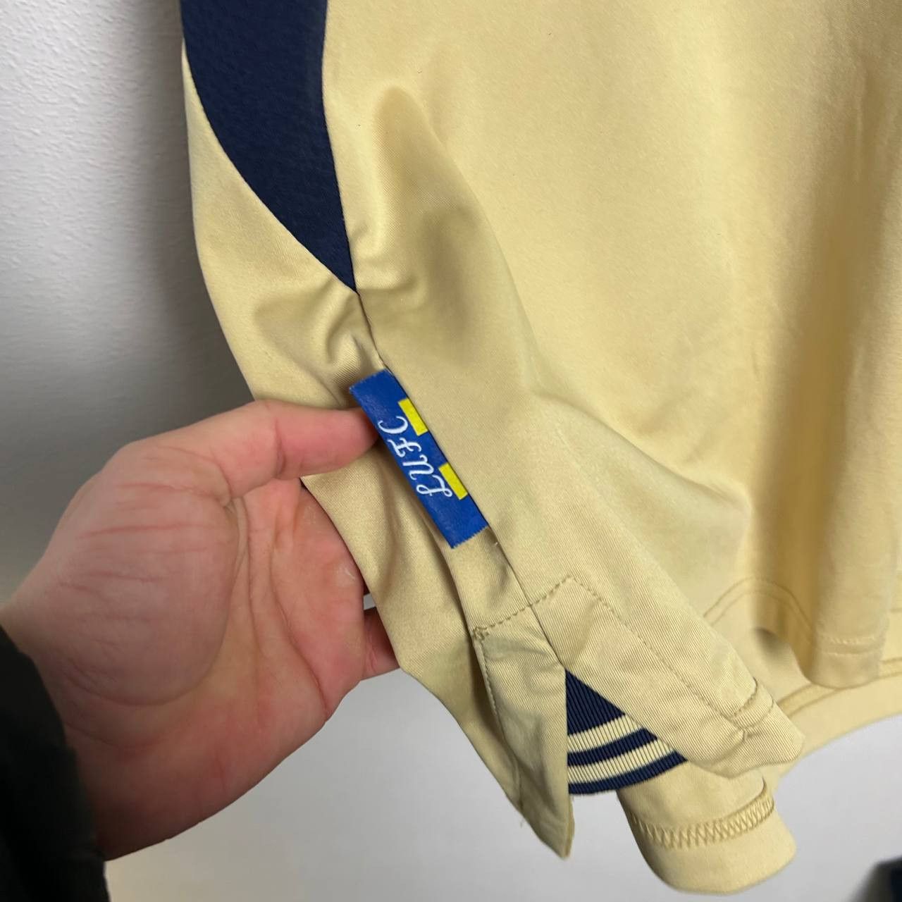 Macron Vintage Macron FC Leedc United home 2000s soccer jersey Size US L / EU 52-54 / 3 - 6 Thumbnail