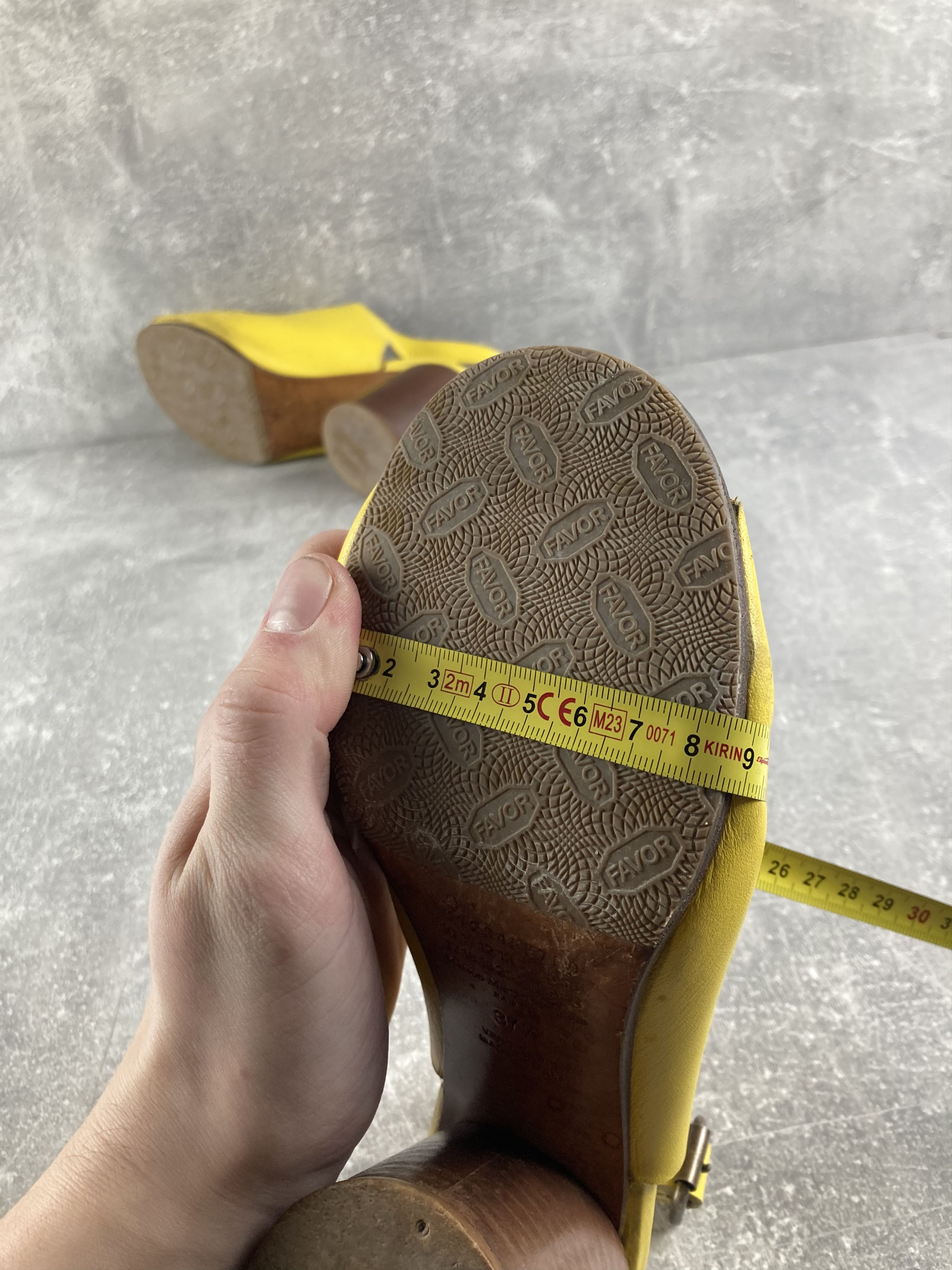 Maison Margiela Maison Margiela vintage yellow leather heel sandals Size US 7.5 / IT 37.5 - 13 Thumbnail