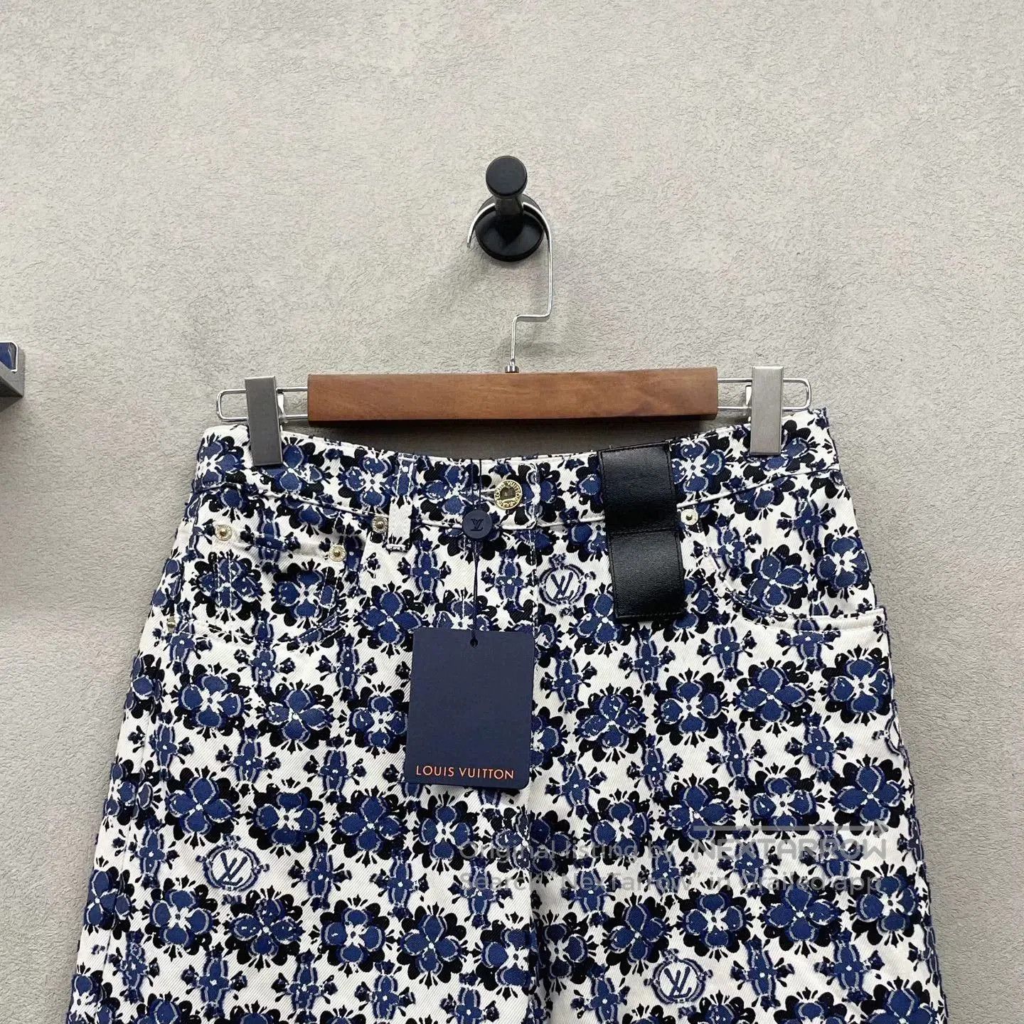 Louis Vuitton LV Blue Floral Print Jeans. Size 35" - 4 Thumbnail