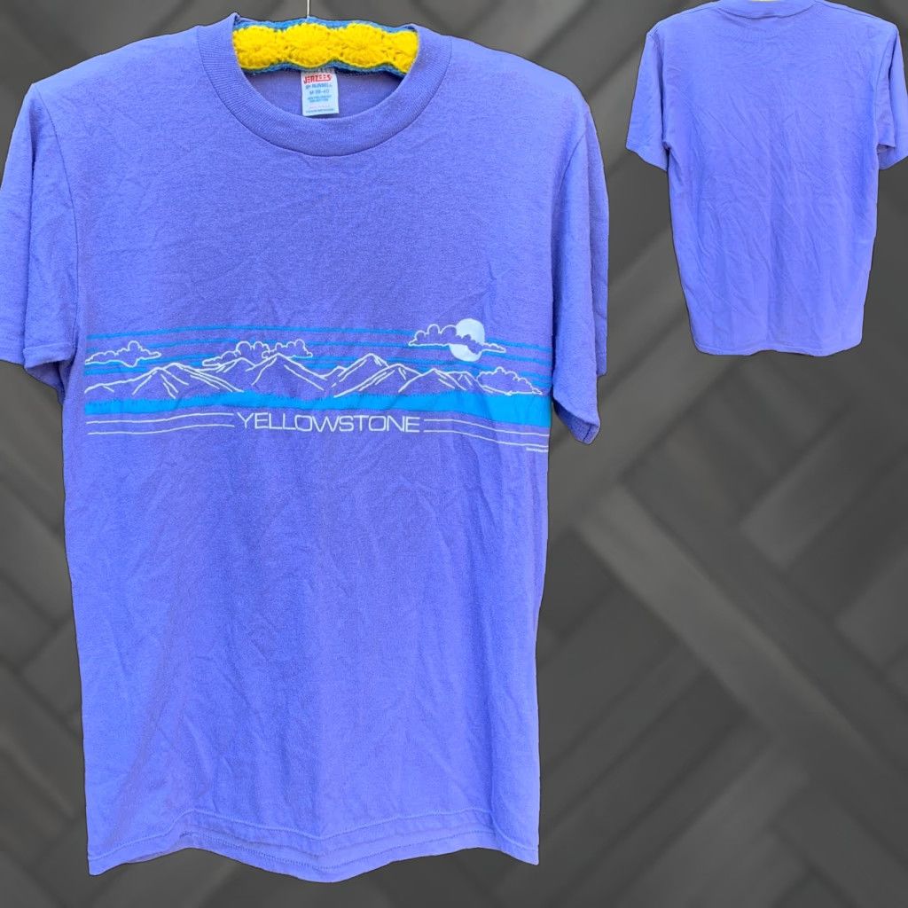 VINTAGE Yellowstone T-Shirt JERZEES Wild West Shirt Co M 38-40 Made In USA 1980s Purple Mens graphic tee 50/50