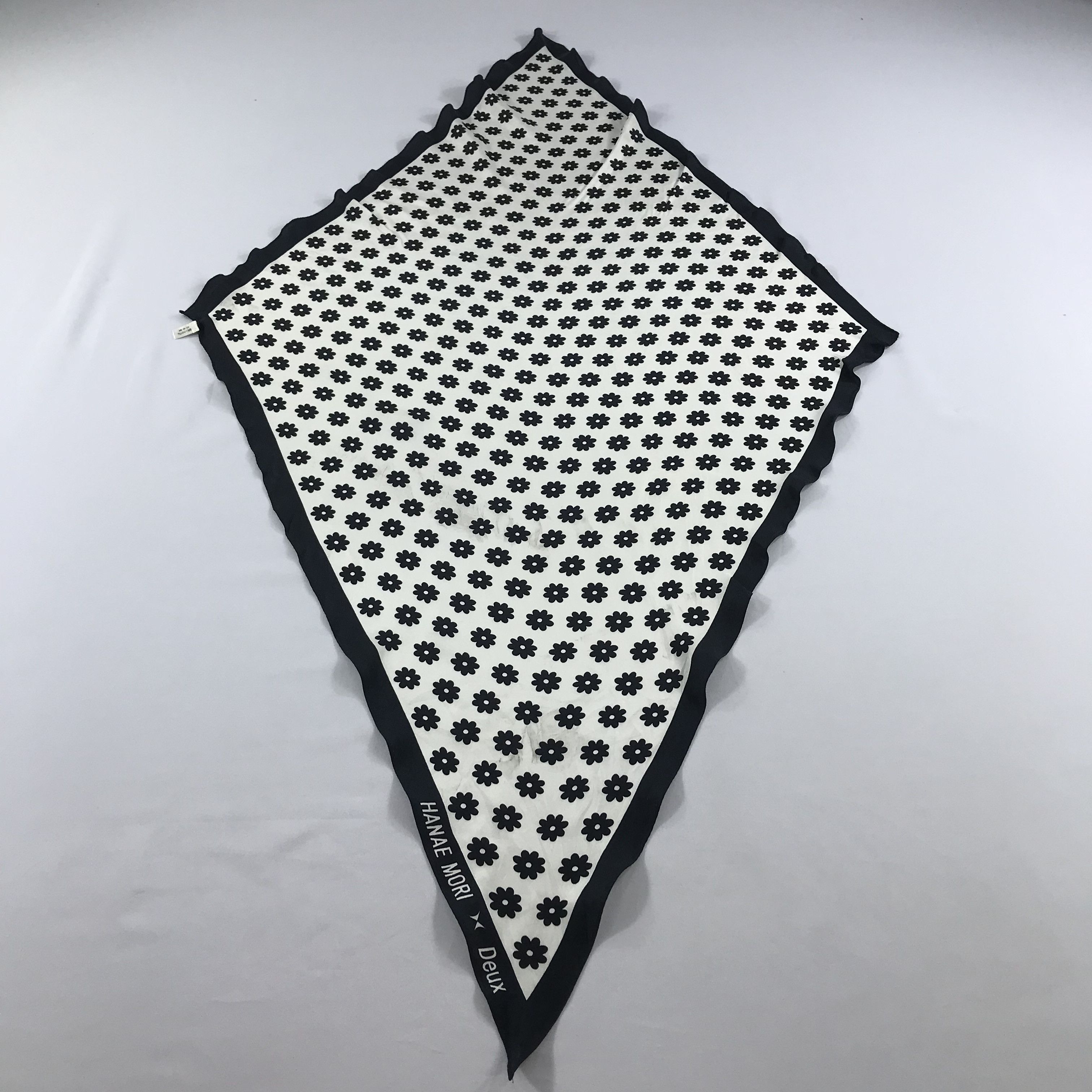 Hanae Mori Hanae Mori Floral Silk Scarf M179 Size ONE SIZE - 2 Thumbnail