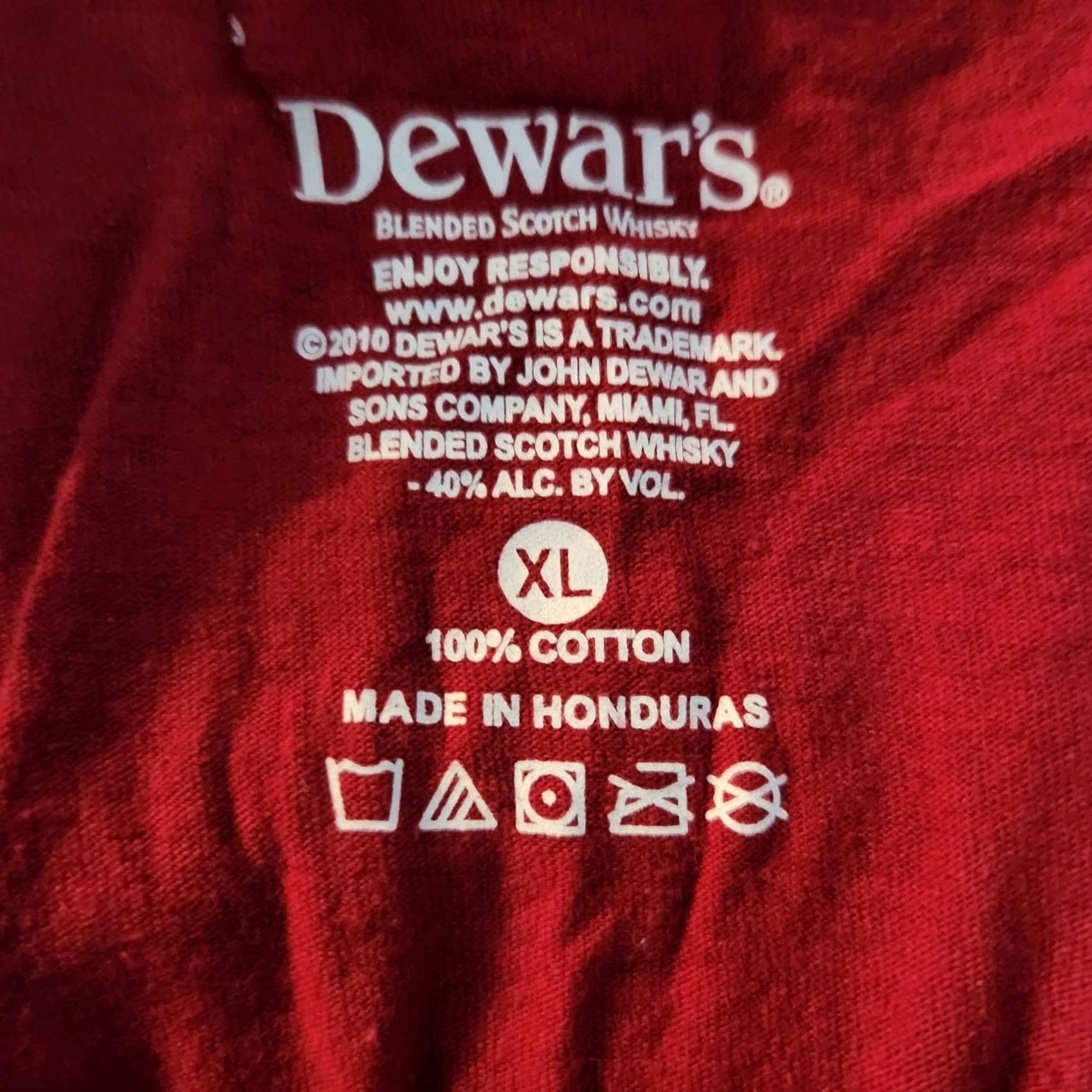 Logo 7 Dewar's Scotch Whiskey T Shirt XL Red Logo Distillery Crew Neck Short Sleeve Men Regular Cotton Size US XL / EU 56 / 4 - 4 Thumbnail