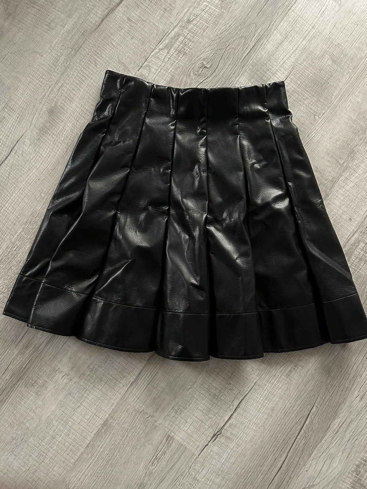image of Shushutong Shushu/tong Faux Leather Pleated Mini Skirt in Black, Women's (Size 34)
