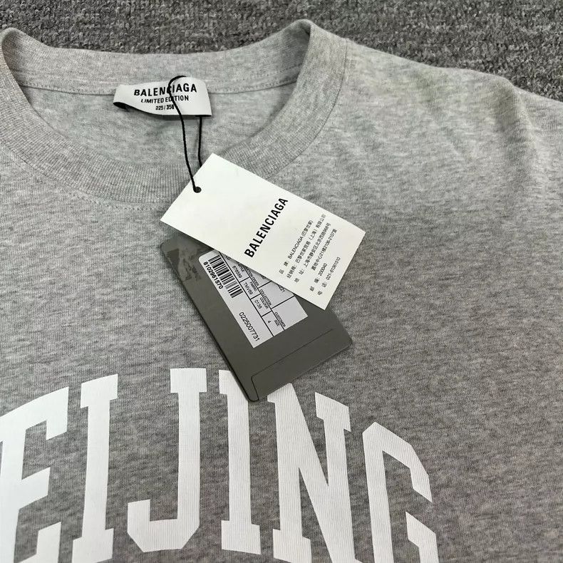 Balenciaga Balenciaga Short - sleeved t - shirt Size US XL / EU 56 / 4 - 4 Thumbnail