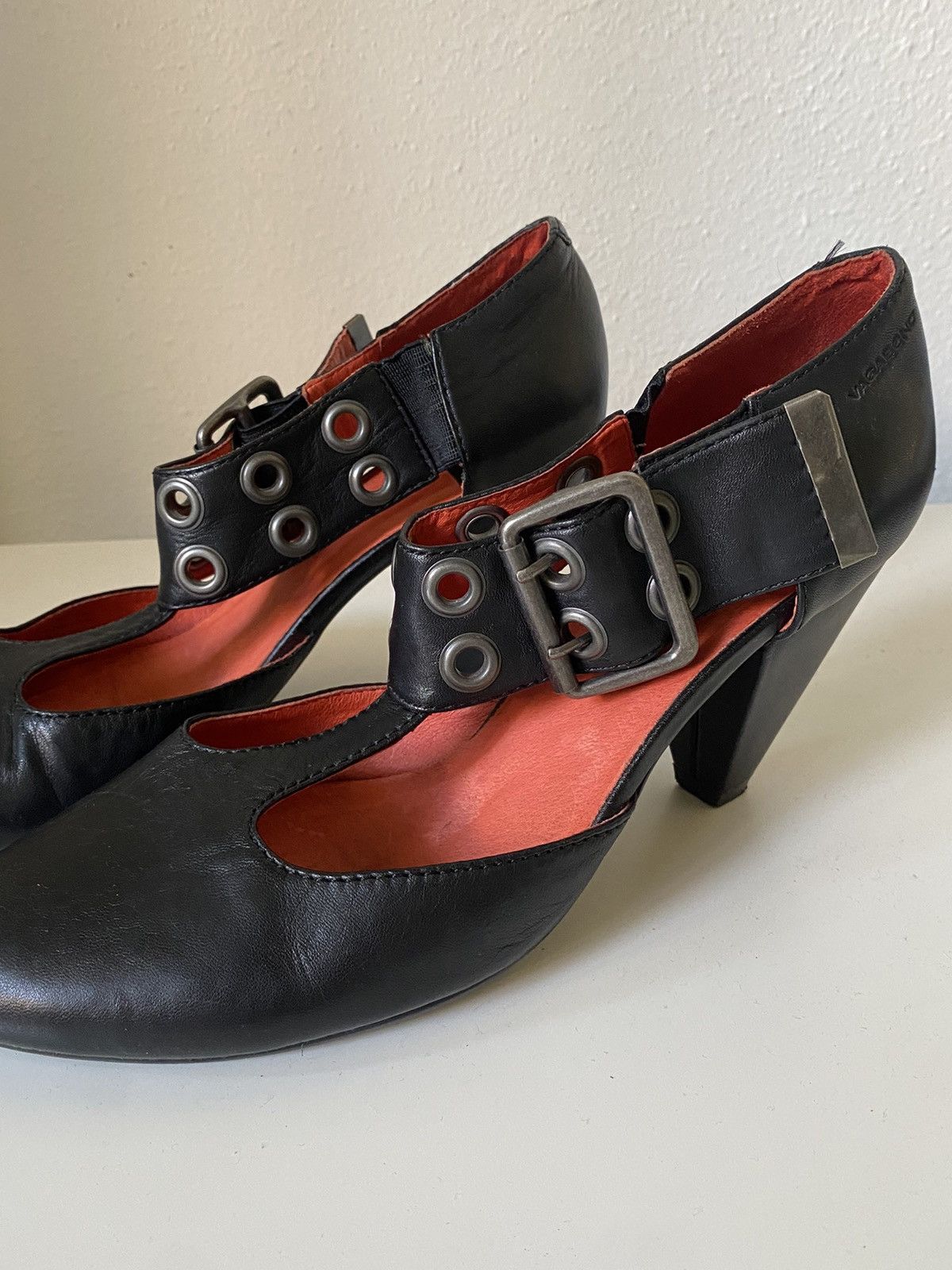 Vagabond × Vintage Vintage leather Vagabond heels with belt 60s style Size US 8 / IT 38 - 4 Thumbnail