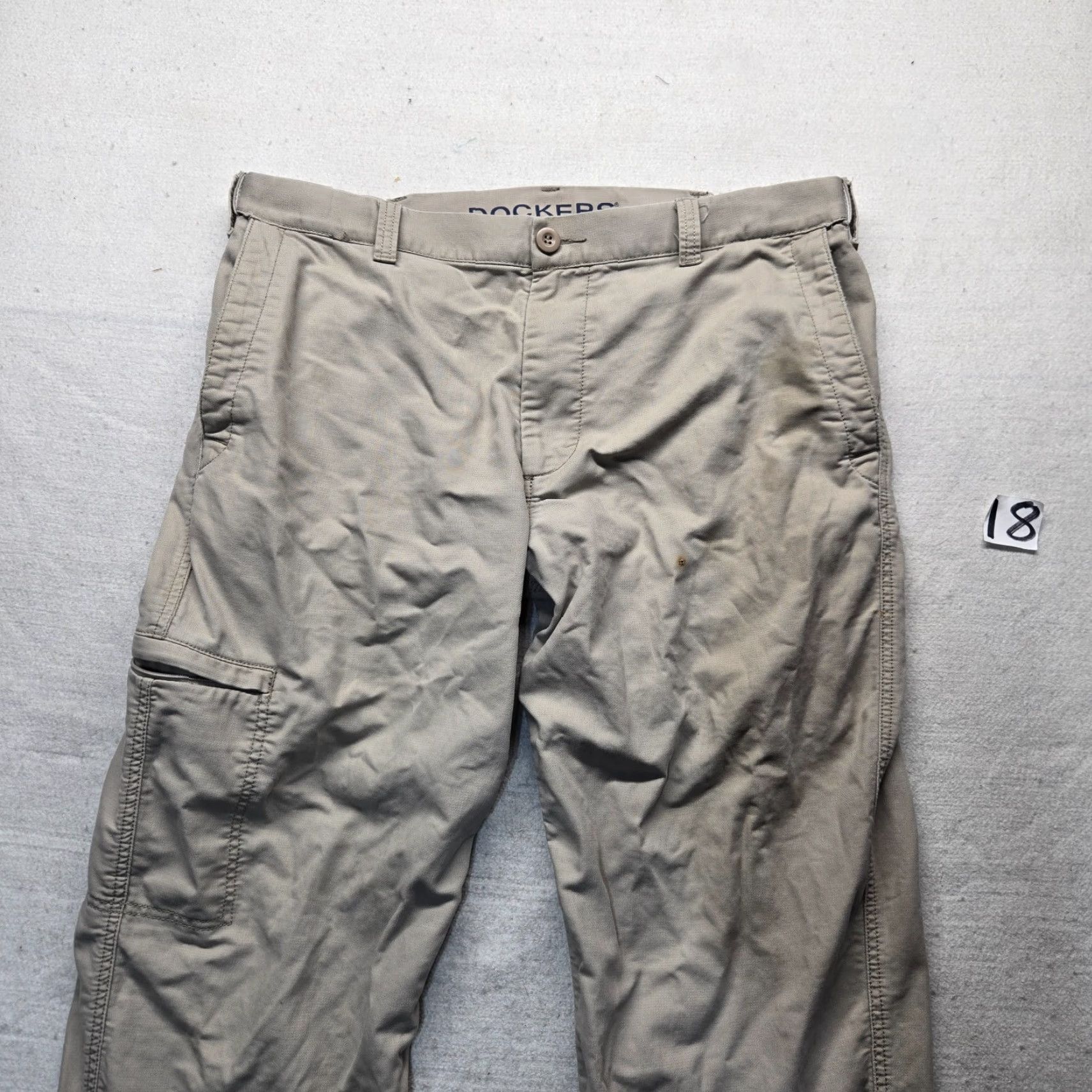 Dockers DOCKERS D3 Khaki Pleated Front Pant – 100% Cotton – Beige – Men’s 36x30 – Straight Leg Pants Size US 36 / EU 52 - 2 Thumbnail