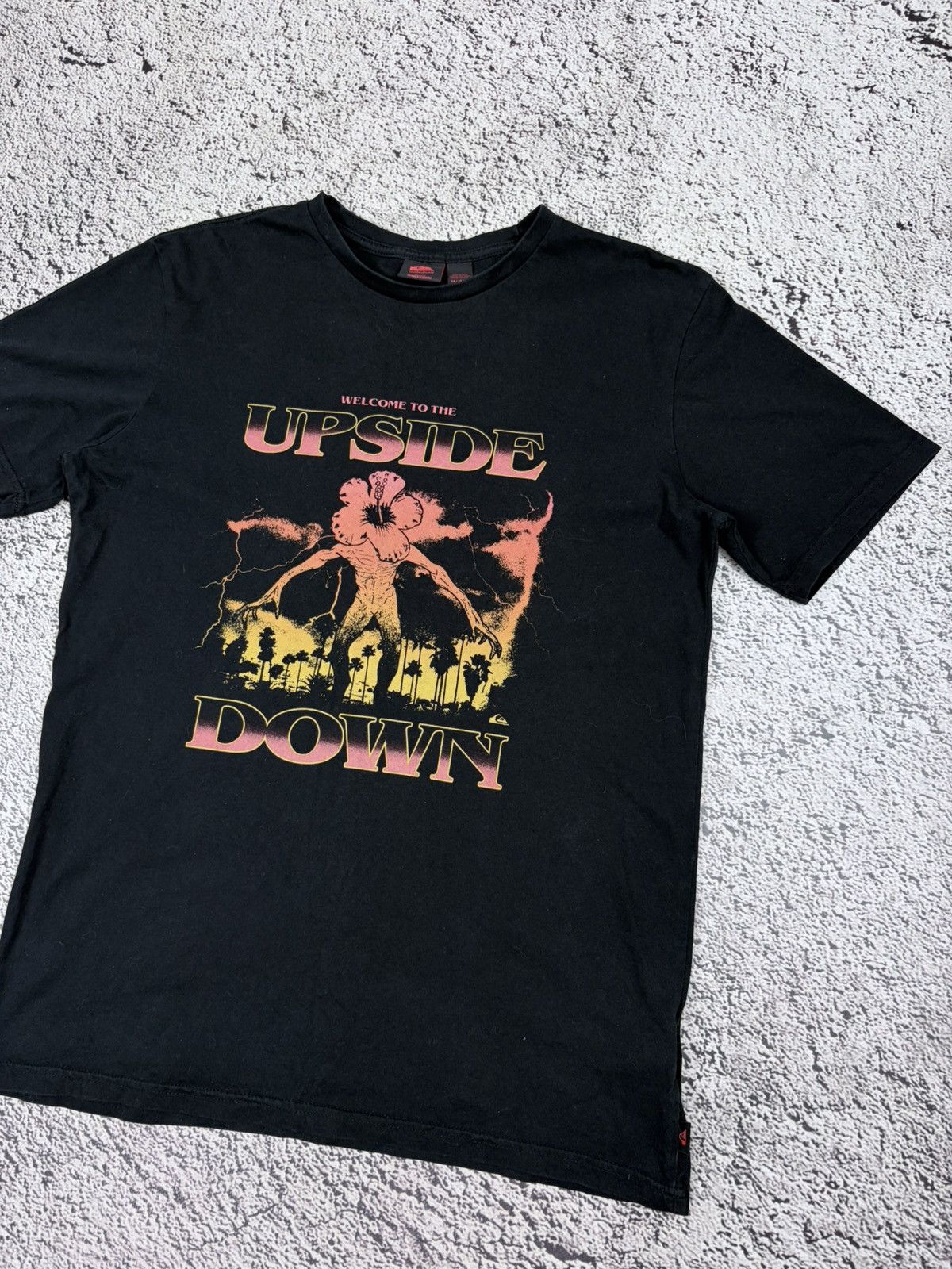 Quiksilver Quiksilver x Stranger Things Upside Down Demogorgon Surf Tee Size US M / EU 48-50 / 2 - 3 Thumbnail