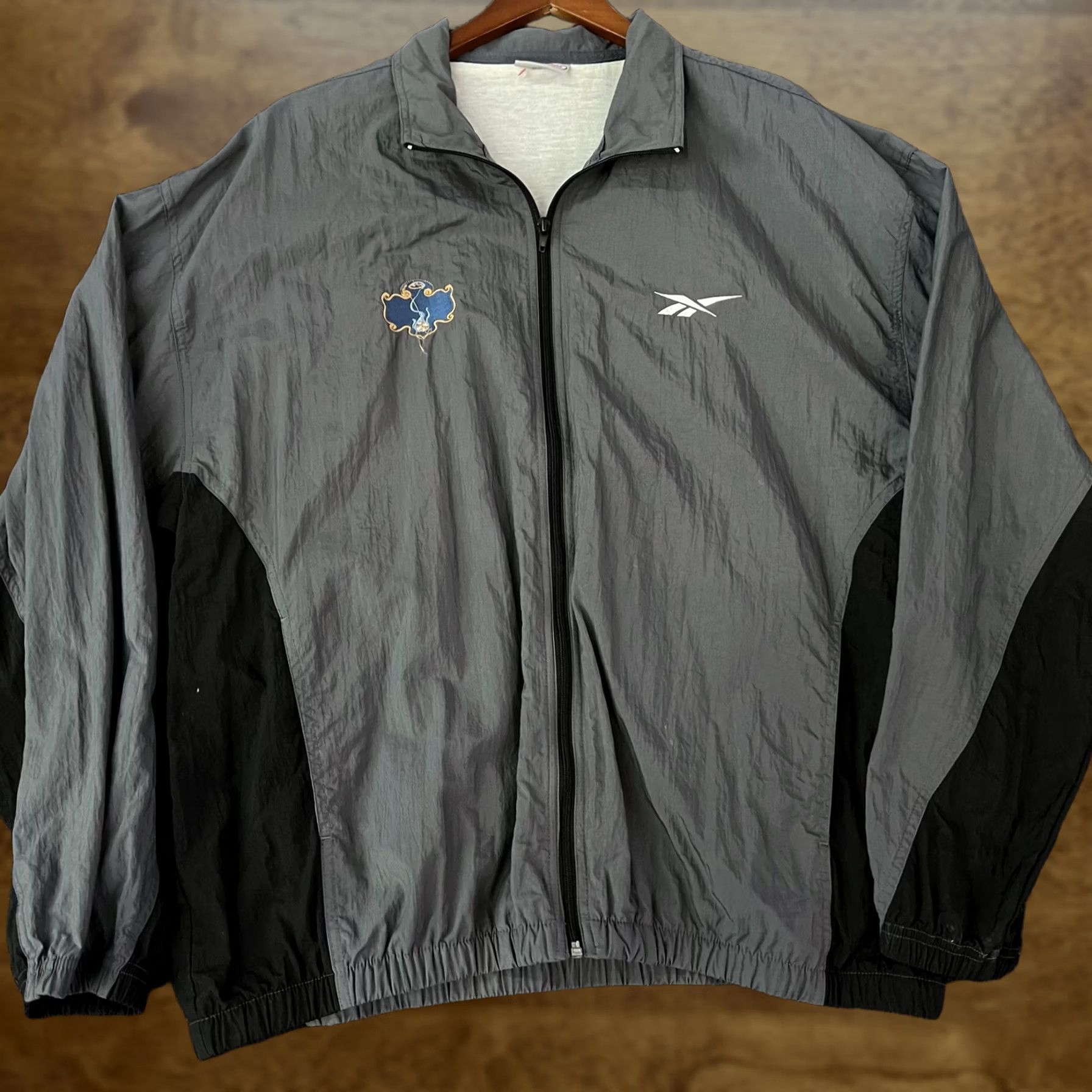 Reebok VINTAGE Reebok Jacket Mens Large Gray Black Windbreaker Full Zip Logo 90s Size US L / EU 52-54 / 3 - 1 Thumbnail