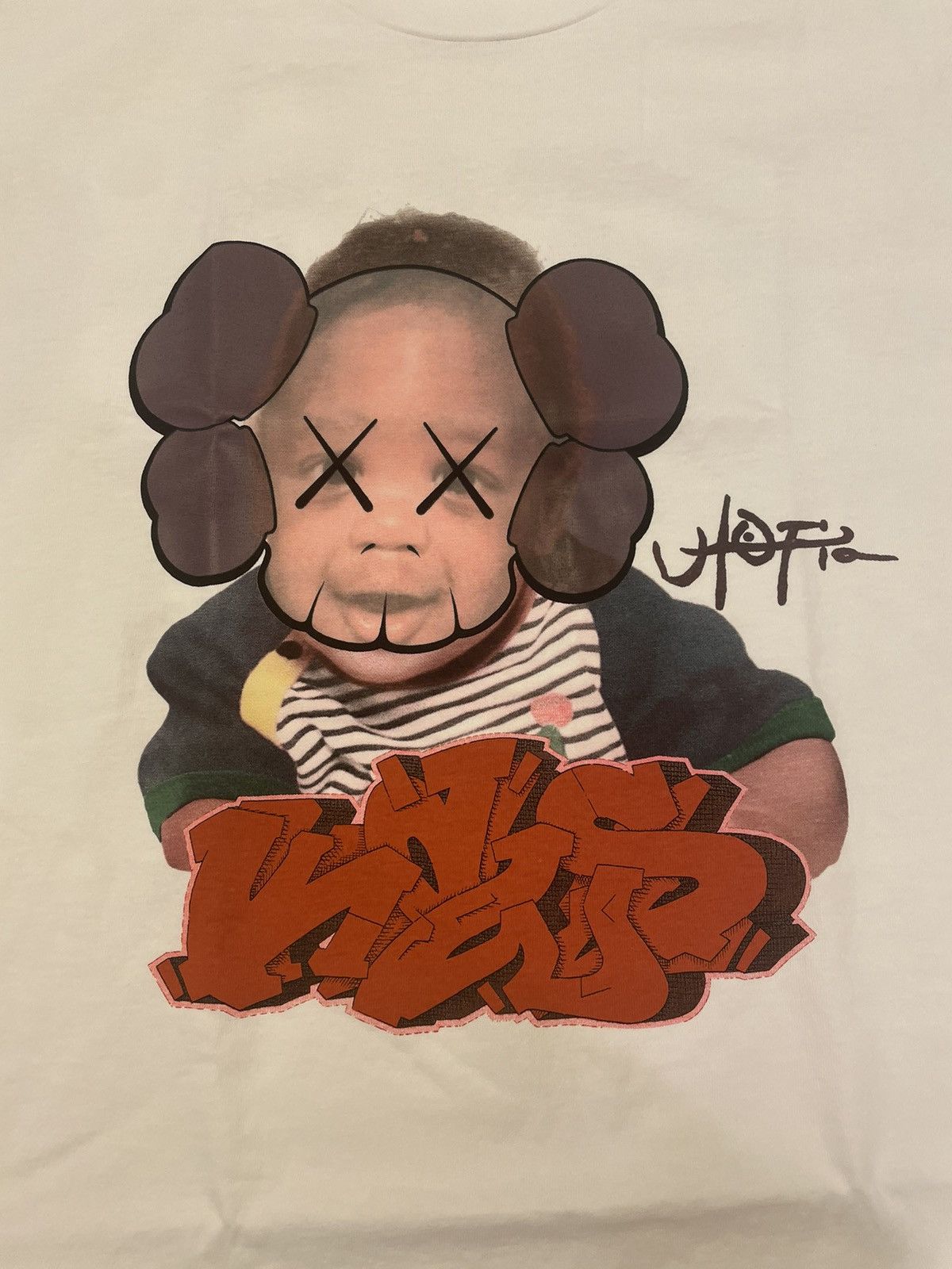 Kaws Utopia X Kaws tee Size US L / EU 52-54 / 3 - 6 Thumbnail
