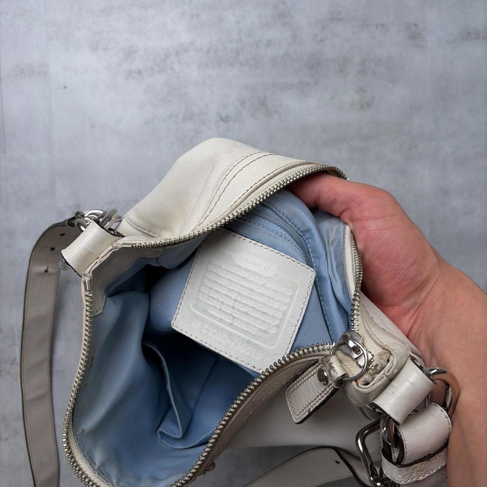 Coach Y2K White Coach Soho Leather Buckle Shoulder Bag Size ONE SIZE - 8 Thumbnail