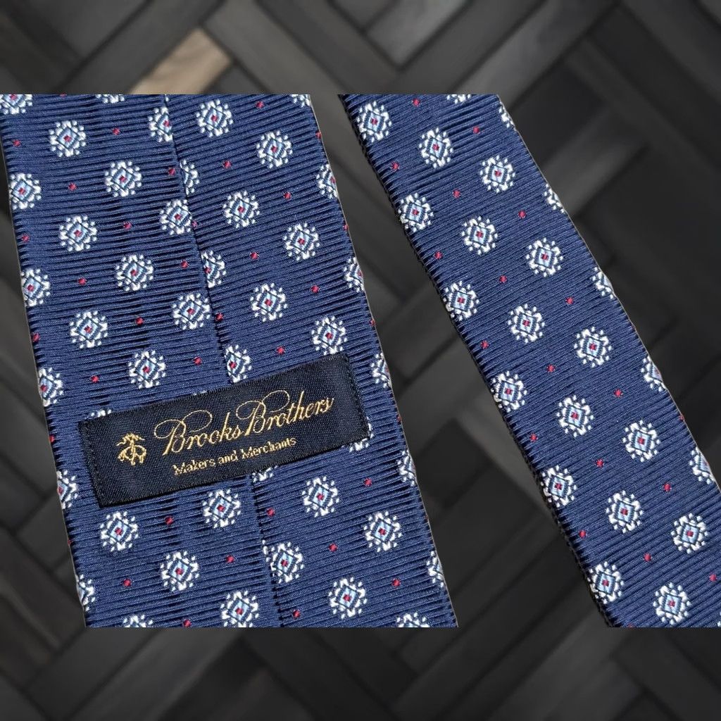 Brooks Brothers Brooks Brothers necktie ENGLAND Silk blue 59" long 3.5" wide Tie Men Silk Made in England All-over Geometric nylon? Size ONE SIZE - 1 Thumbnail