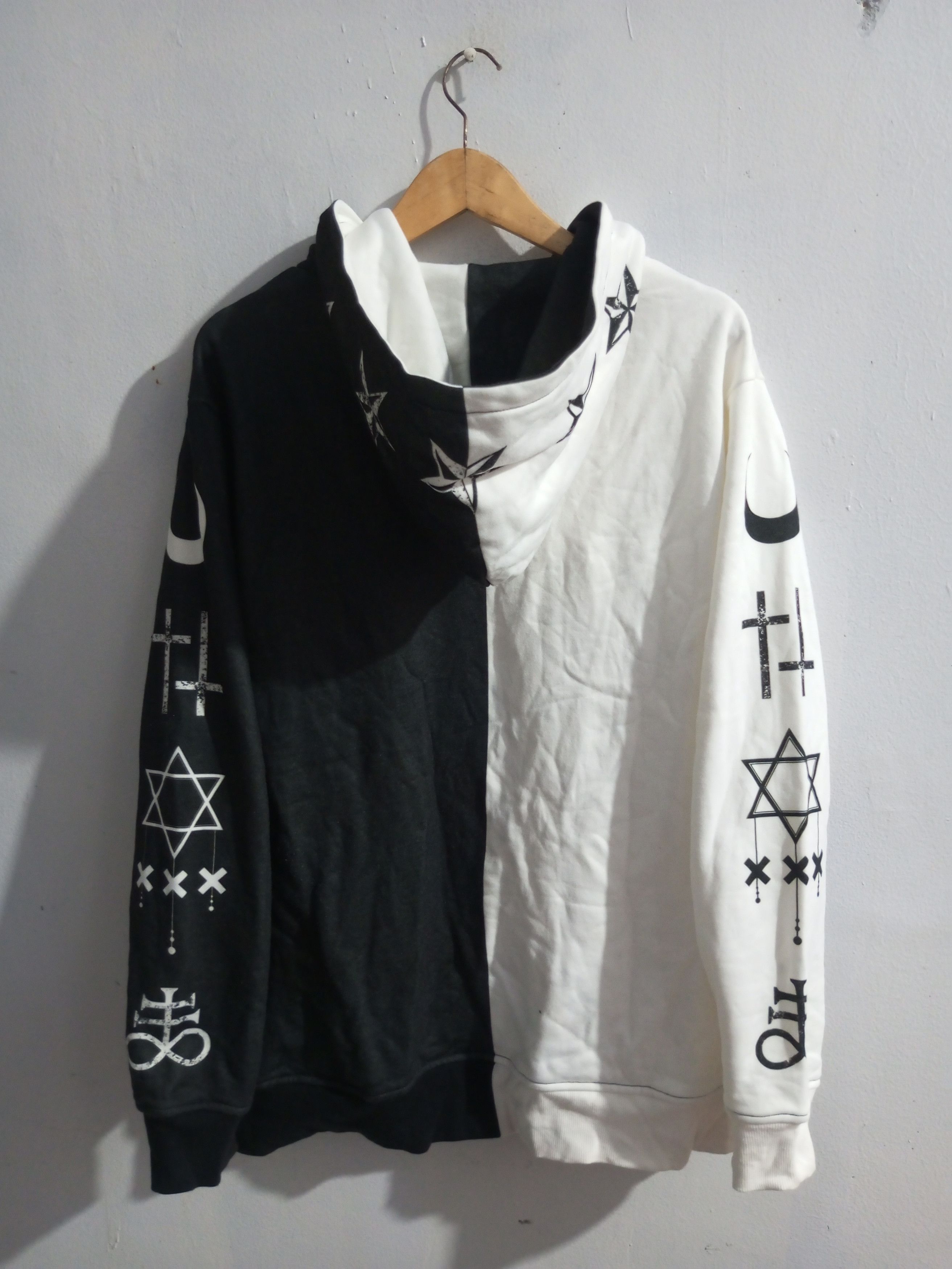 Japanese Brand Travas tokyo illuminati cross hoodie Size US L / EU 52-54 / 3 - 10 Thumbnail