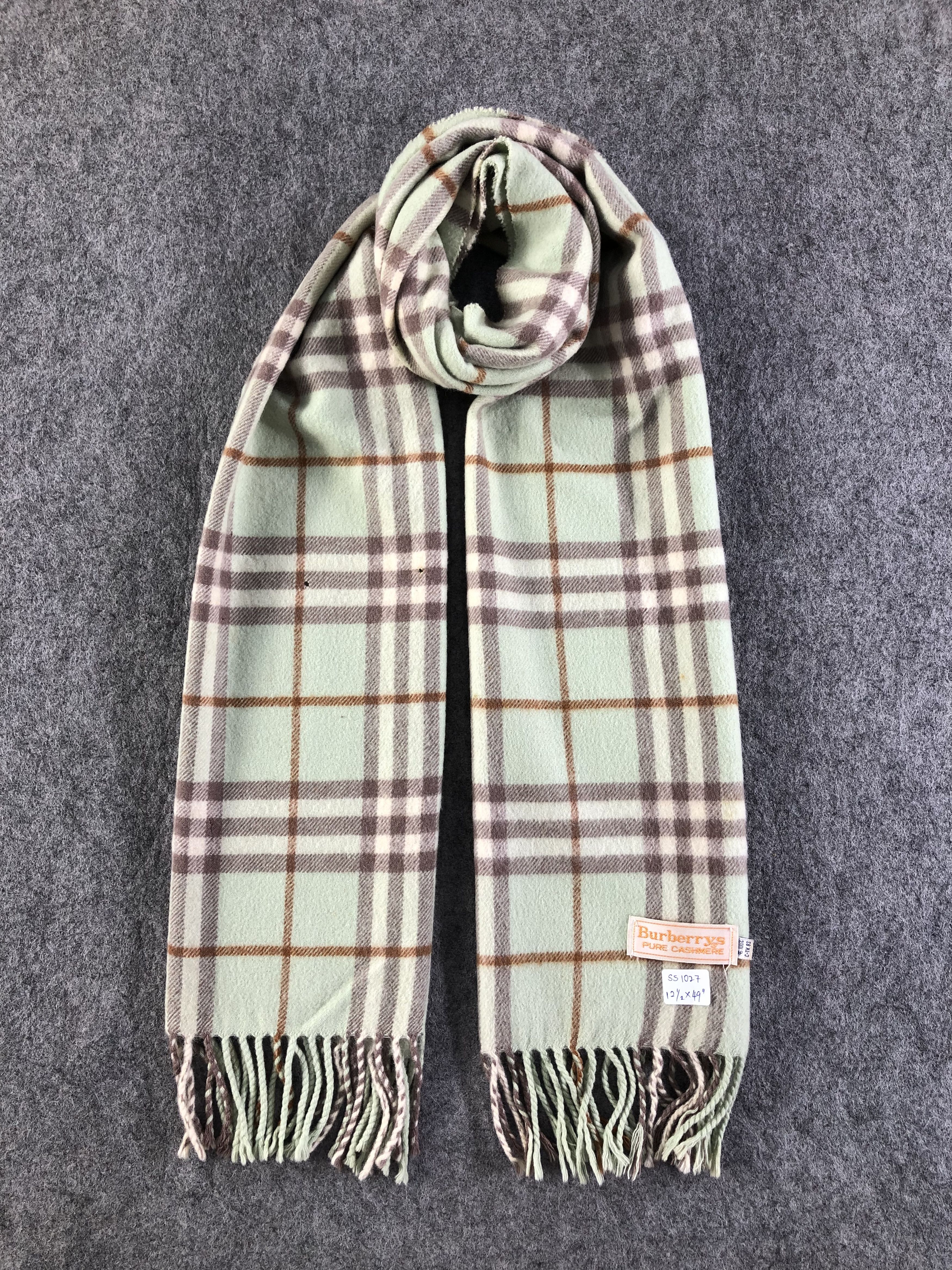 Burberry Burberrys Pure Cashmere Scarf / Muffler / Neckwear Size ONE SIZE - 1 Thumbnail
