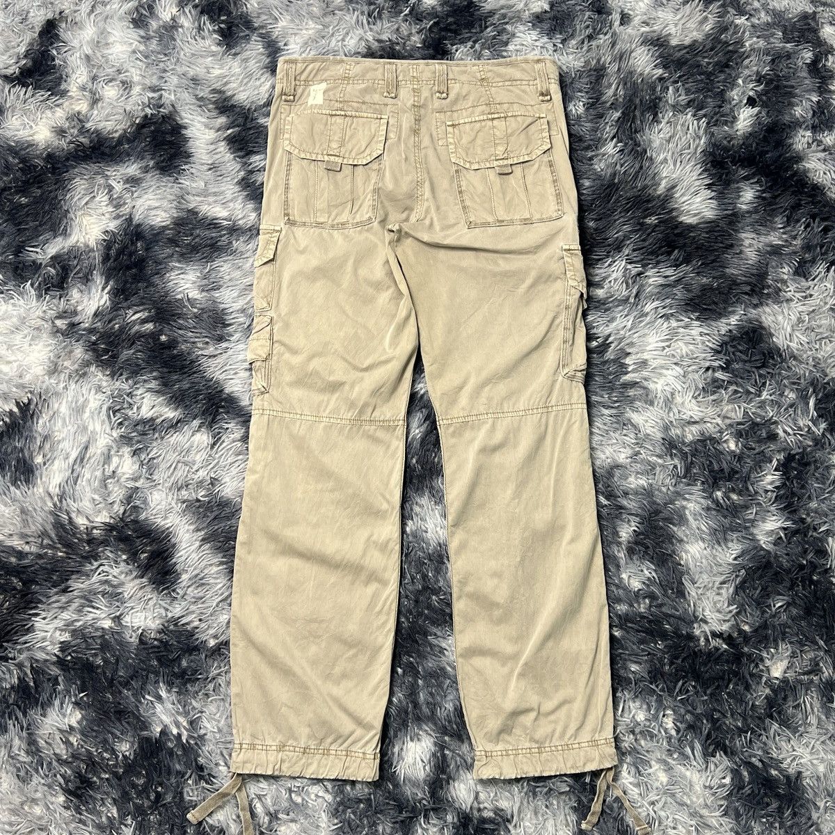 Uniqlo Uniqlo Double Knee MultiPocket Cargo Pants Size US 34 / EU 50 - 2 Thumbnail