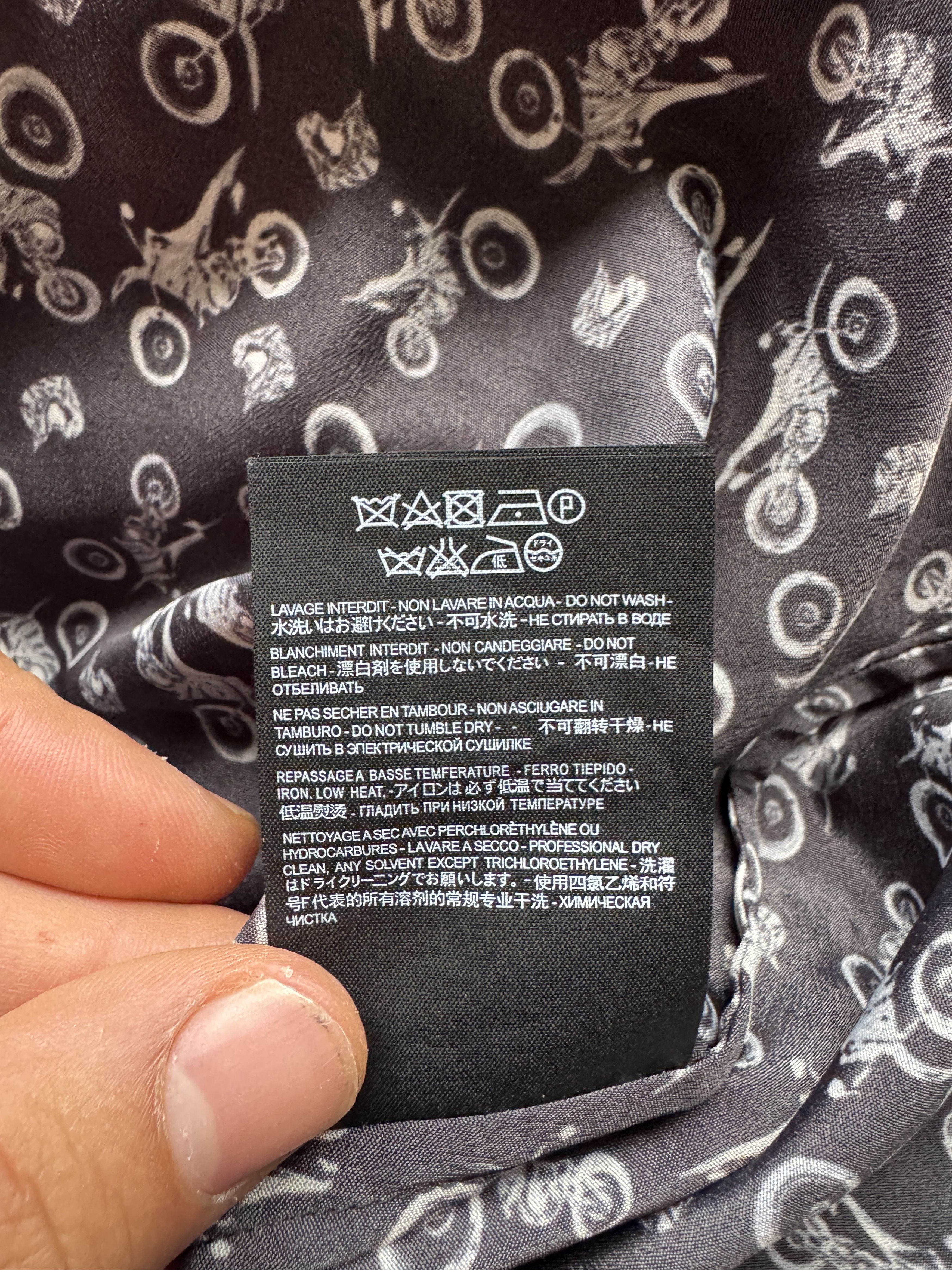 Saint Laurent Paris Motorcycle Graphic Silk Shirt Size US S / EU 44-46 / 1 - 17 Thumbnail