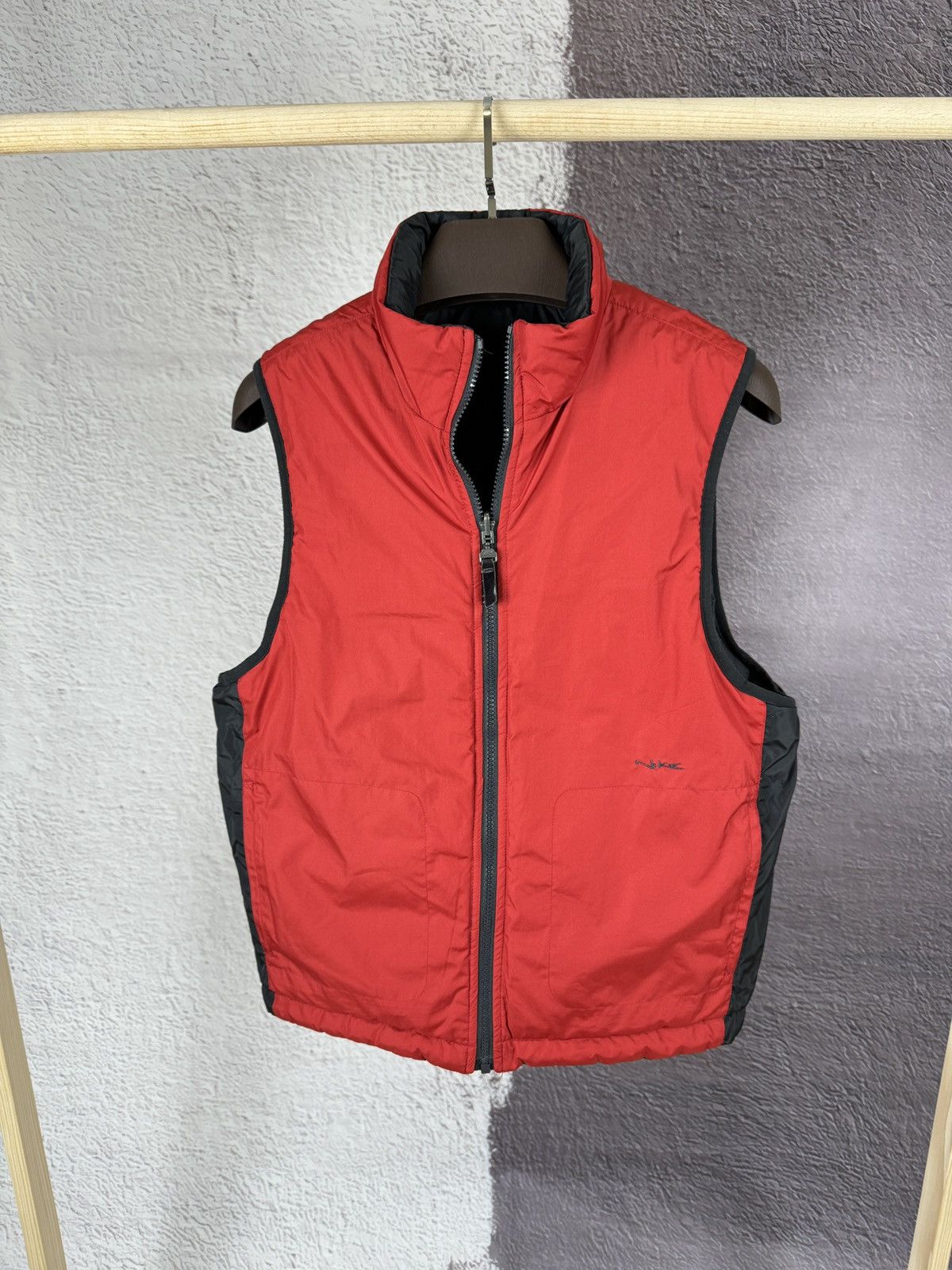 Nike Nike vintage y2k reversible black red nylon quilted vest Size US S / EU 44-46 / 1 - 2 Thumbnail