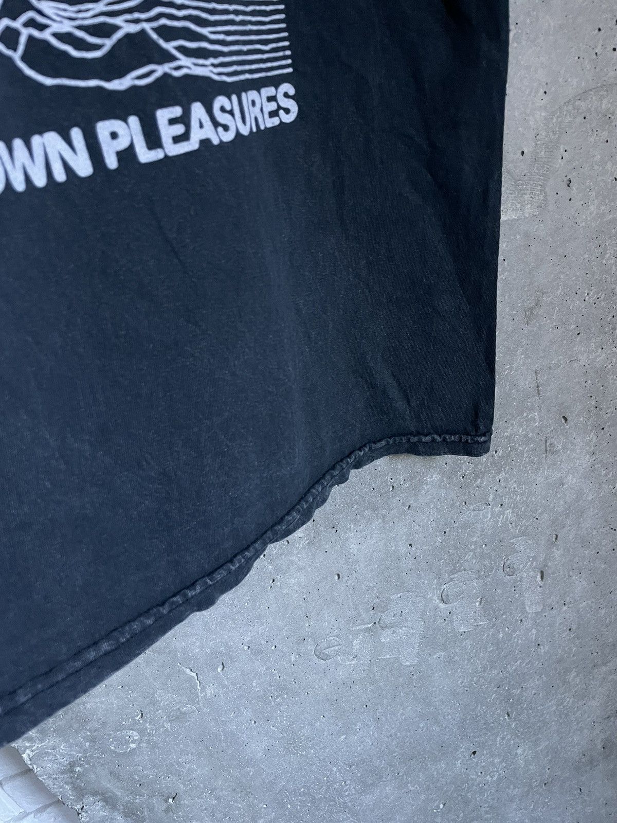 Band Tees VINTAGE FADED JOY DIVISION UNKNOWN PLEASURES AOP TEE Y2k Size US M / EU 48-50 / 2 - 5 Thumbnail