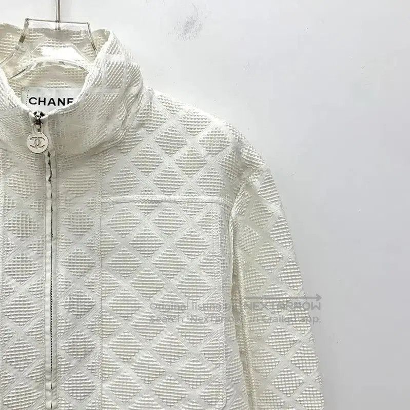 Chanel Chanel White Quilted Polyester Jacket . Size S / US 4 / IT 40 - 3 Thumbnail