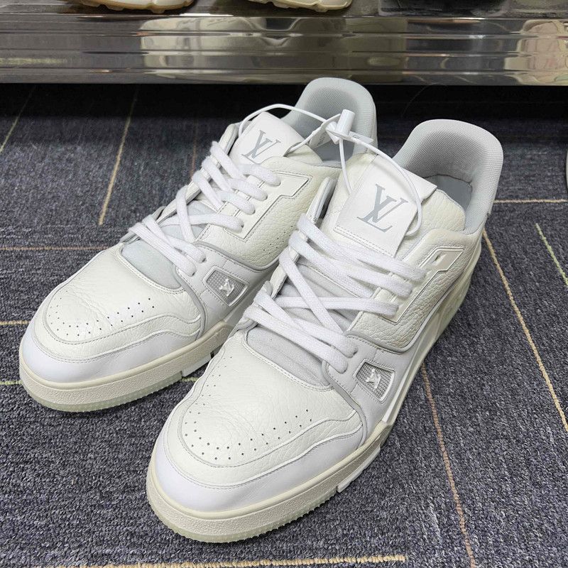 Louis Vuitton Louis Vuitton White Trainer Low-Top Fashion Sneakers 0079 Size US 9.5 / EU 42-43 - 1 Thumbnail