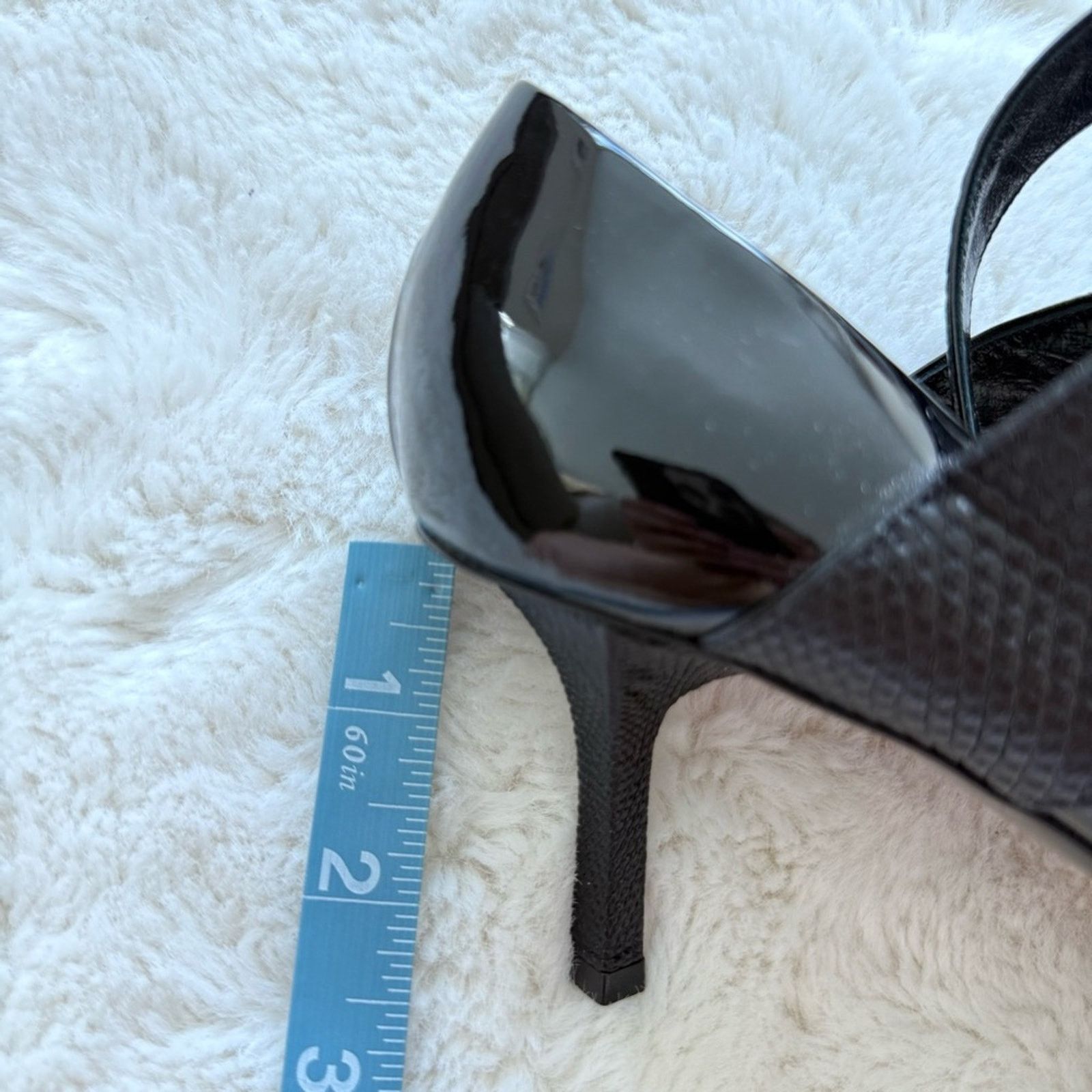 Louis Vuitton Louis Vuitton women shoes size 39 Authentic Retail 1200$ Size US 9 / IT 39 - 4 Thumbnail