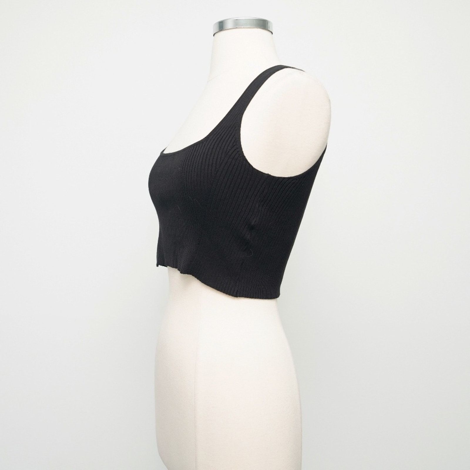 Designer Lita by Ciara. True Rib Crop Top. Size S / US 4 / IT 40 - 6 Thumbnail