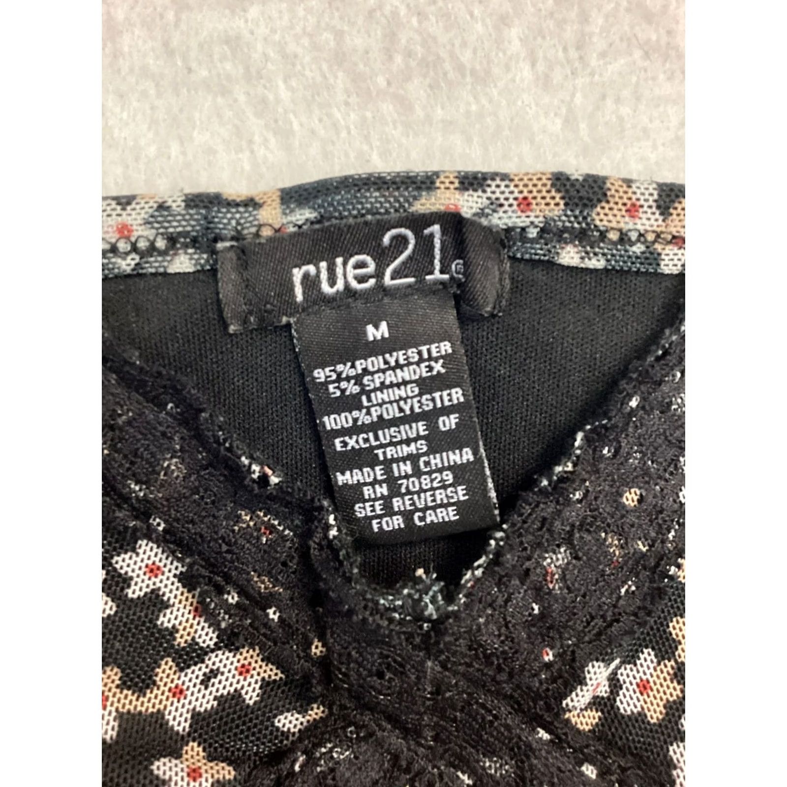 Vintage Rue21 Women Tank Top - 2118 Tank Womens Medium Black Polyester Spandex Floral Print Sheer Layer Like New Size M / US 6-8 / IT 42-44 - 3 Thumbnail