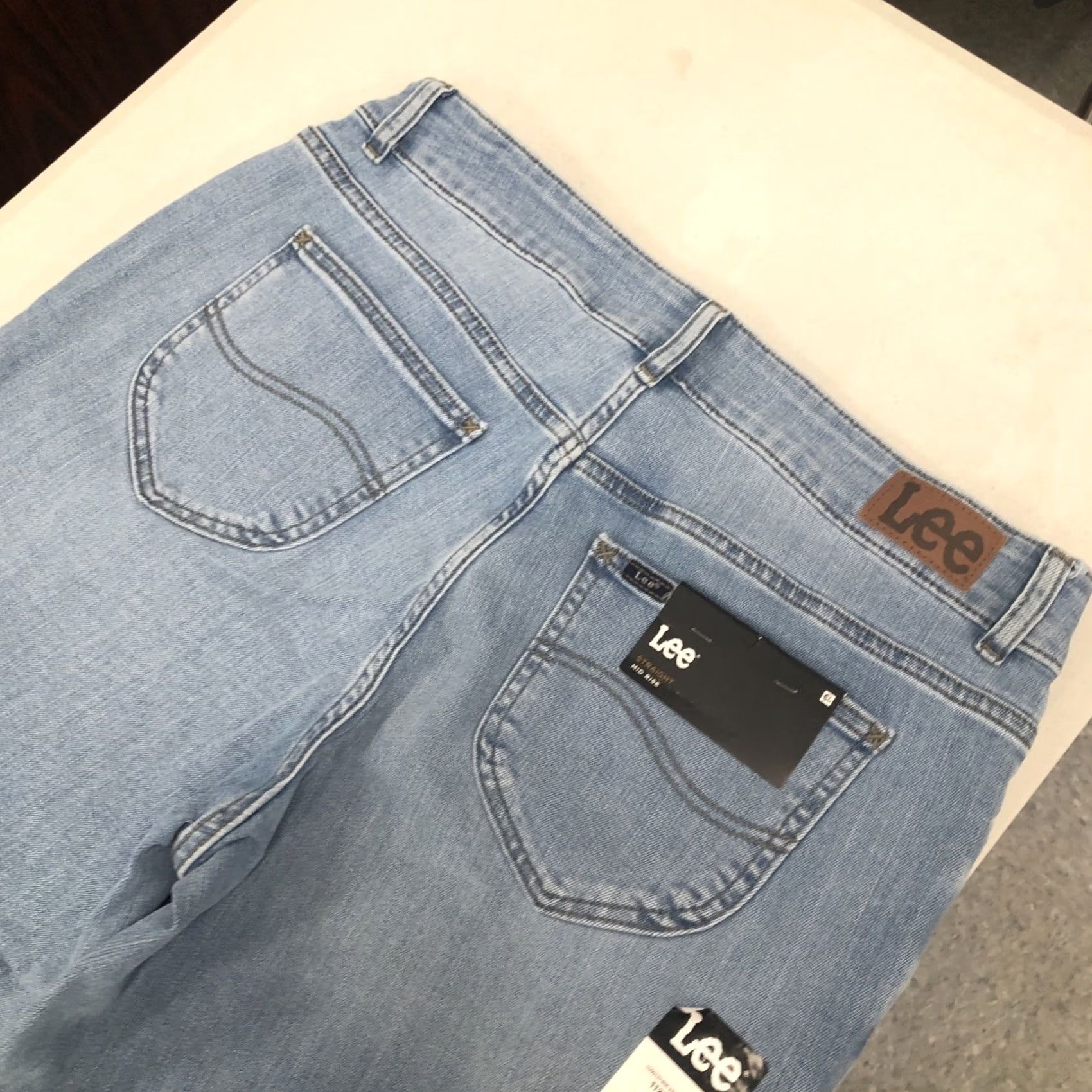Lee Lee Jeans Womens 16 Straight Stretch Mid Rise Light Wash Blue Denim Jeans (36x28) Size 38" / US 16 / IT 52 - 4 Thumbnail