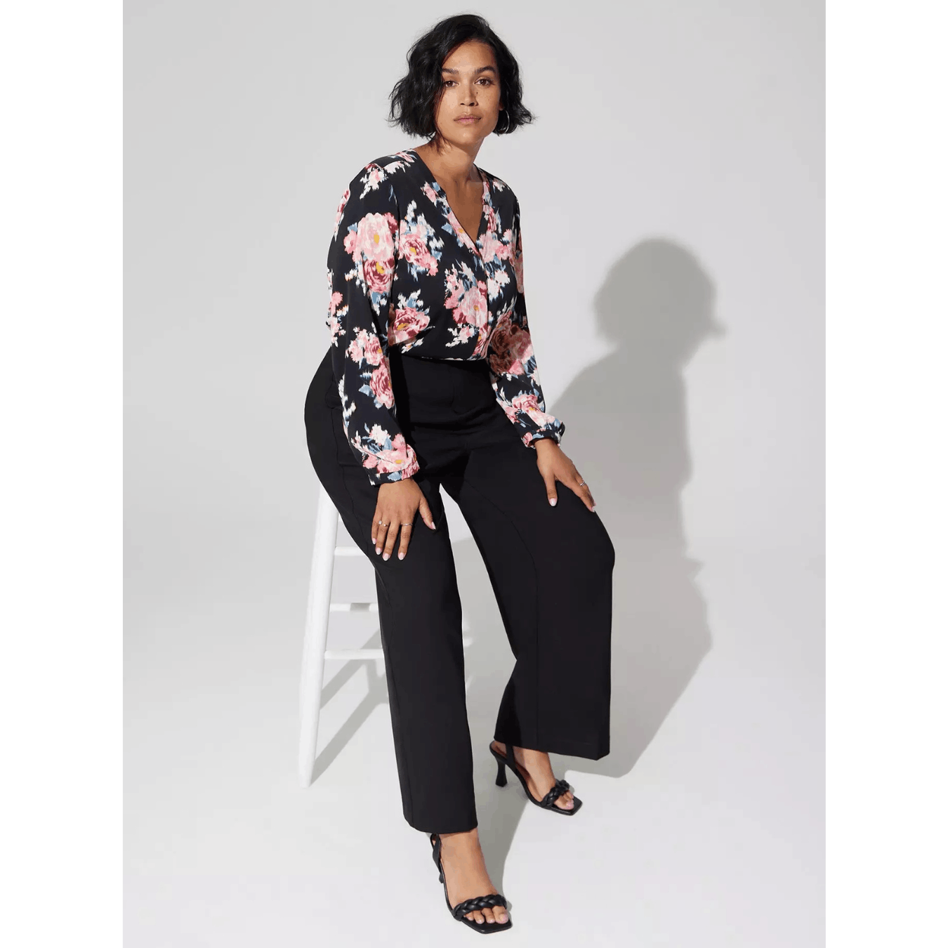 Torrid Torrid Studio Crepe De Chine Button Front Floral Blouse Size XS / US 0-2 / IT 36-38 - 1 Thumbnail