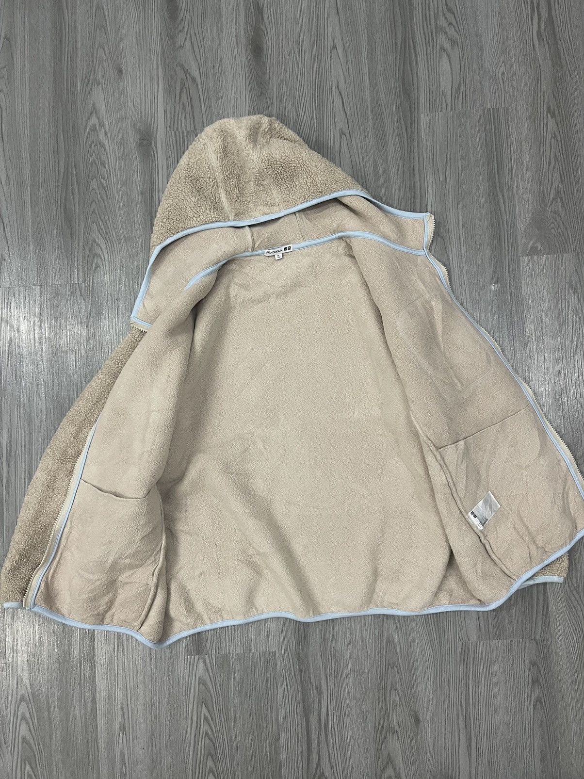 JW Anderson × Japanese Brand J.W. Anderson Uniqlo sherpa fleece hooded boxy jacket Size XL / US 12-14 / IT 48-50 - 3 Thumbnail