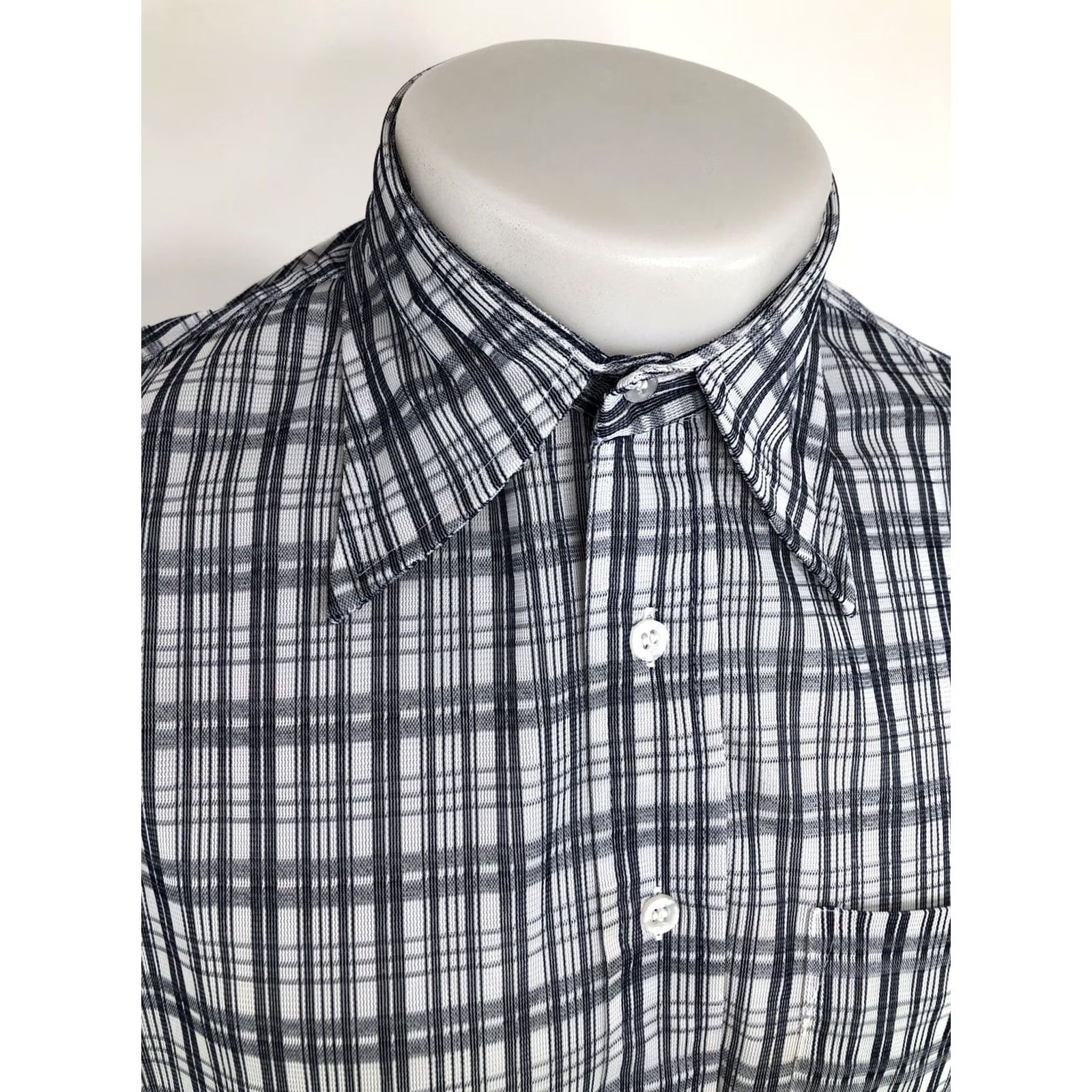 Vintage Cranbrook Plaid Knit Shirt 60s Mens 15.5 EXCELLENT Vintage Short Sleeve Button-Up Black White 1960s Mens B01 Size US L / EU 52-54 / 3 - 4 Thumbnail