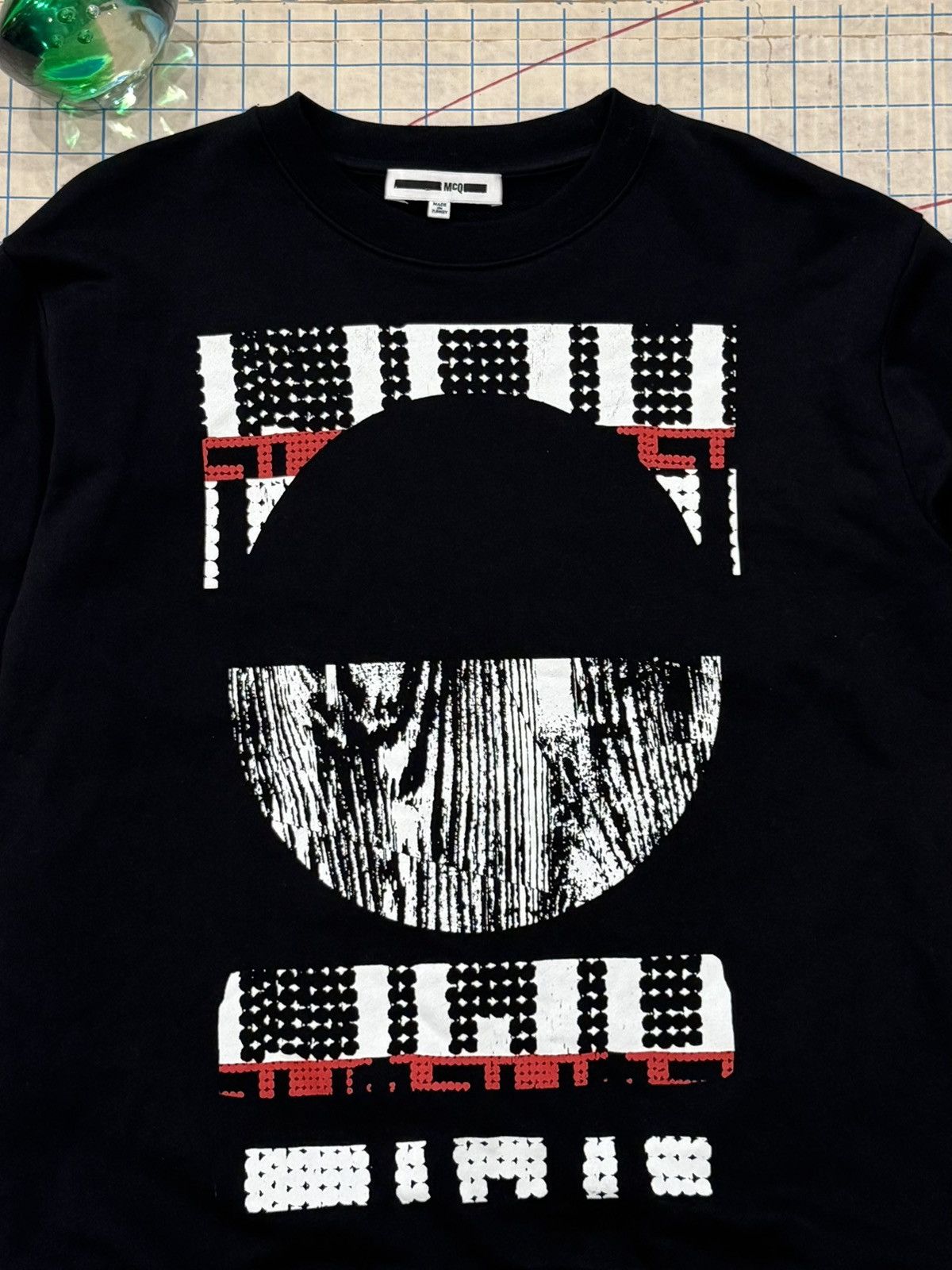 MCQ McQ Alexander McQueen Squared Circle Graphic Crewneck Large Size US L / EU 52-54 / 3 - 5 Thumbnail