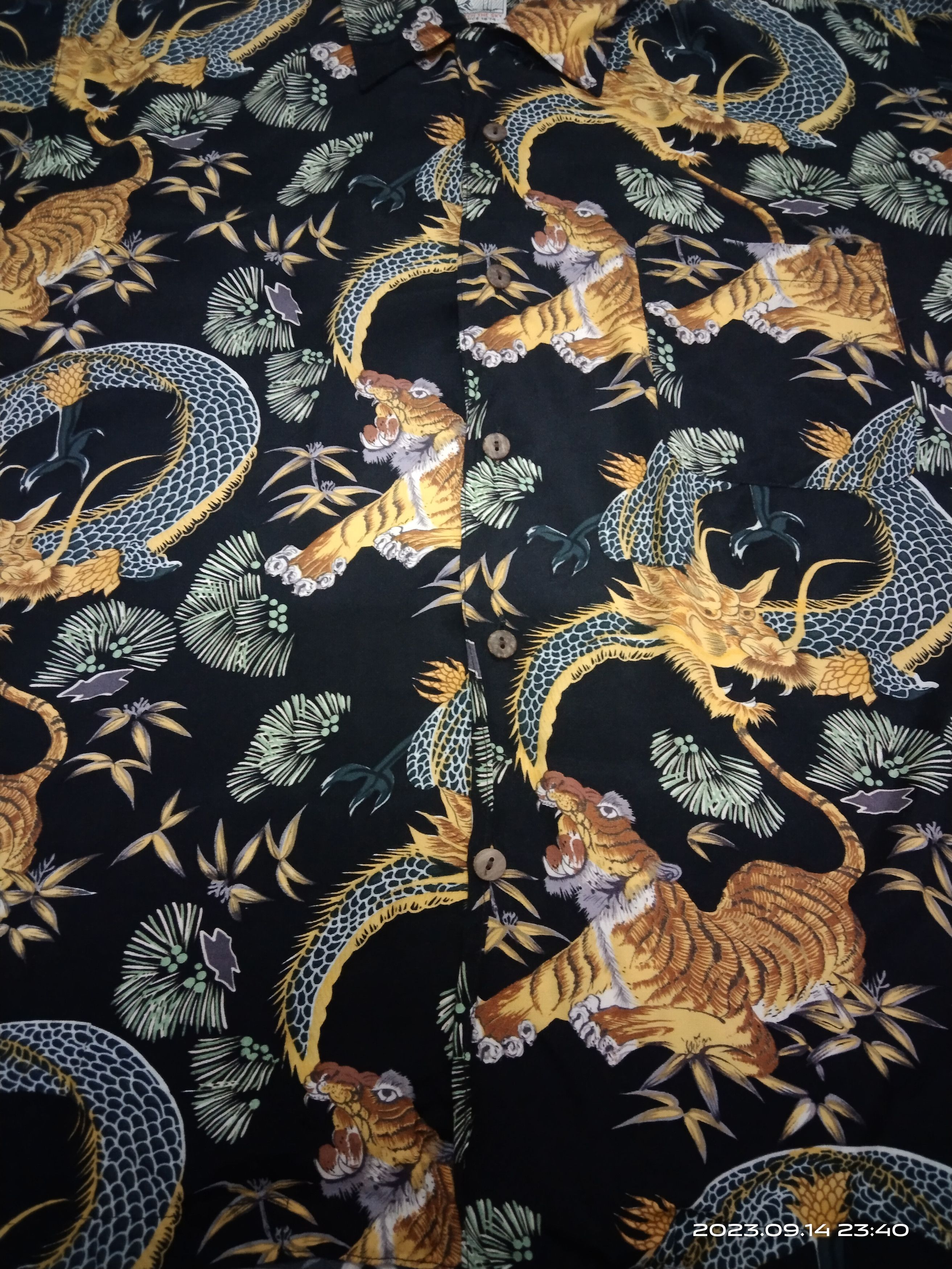 Japanese Brand RAYON TIGER VS DRAGON JUNGLE STORM BUTTON UP Size US L / EU 52-54 / 3 - 3 Thumbnail