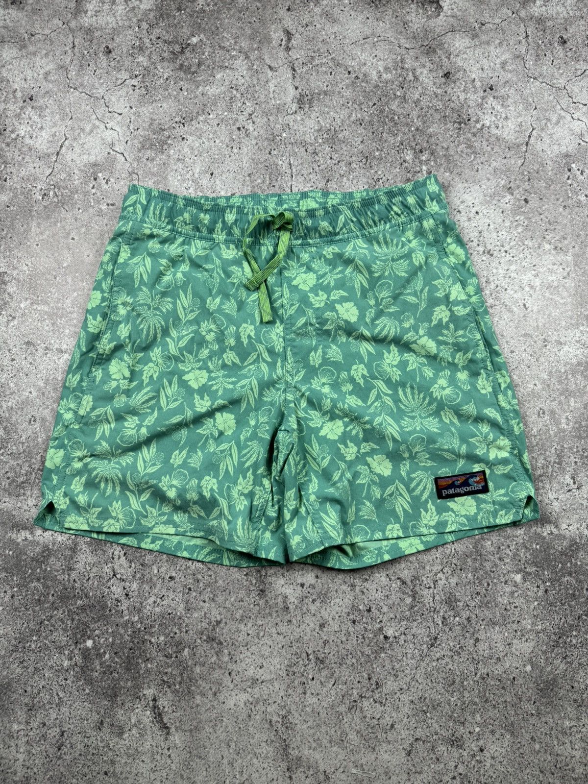 Patagonia × Vintage Patagonia pattern baggies swim flower rare surf Y2K Size US 32 / EU 48 - 1 Thumbnail