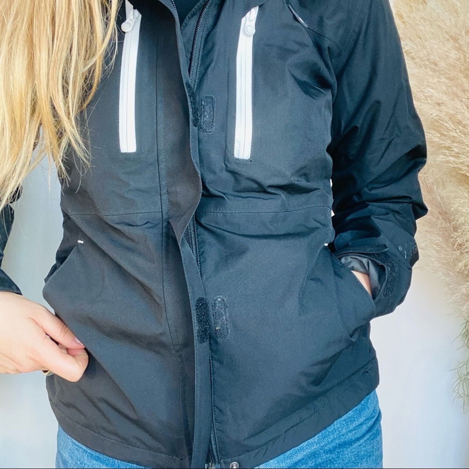 HELLY HANSEN NORDSTROM Black Hooded Rain Jacket Coat Anorak
