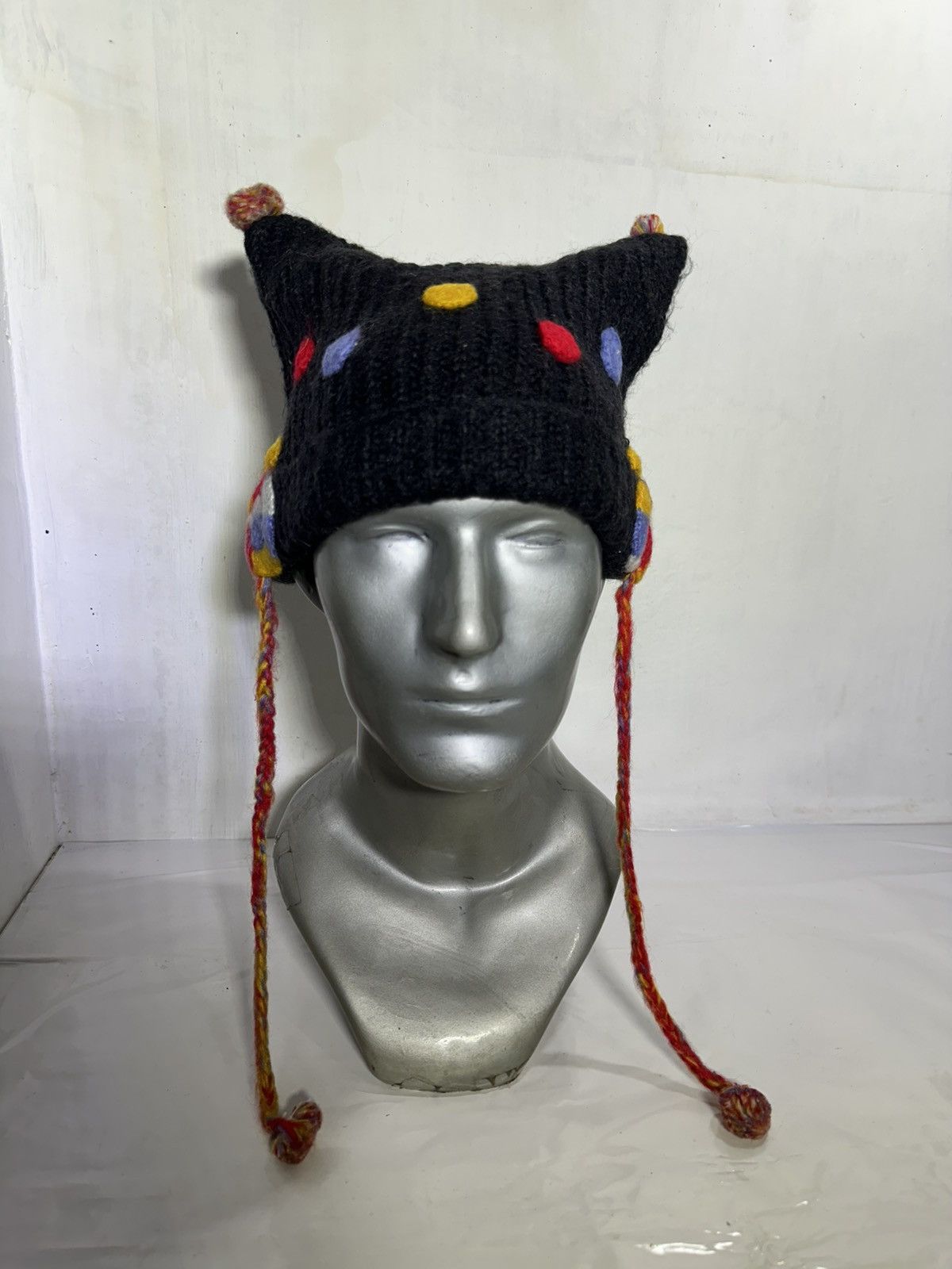 Handmade Unknown Japanese Horn Beanie hats Size ONE SIZE - 1 Thumbnail