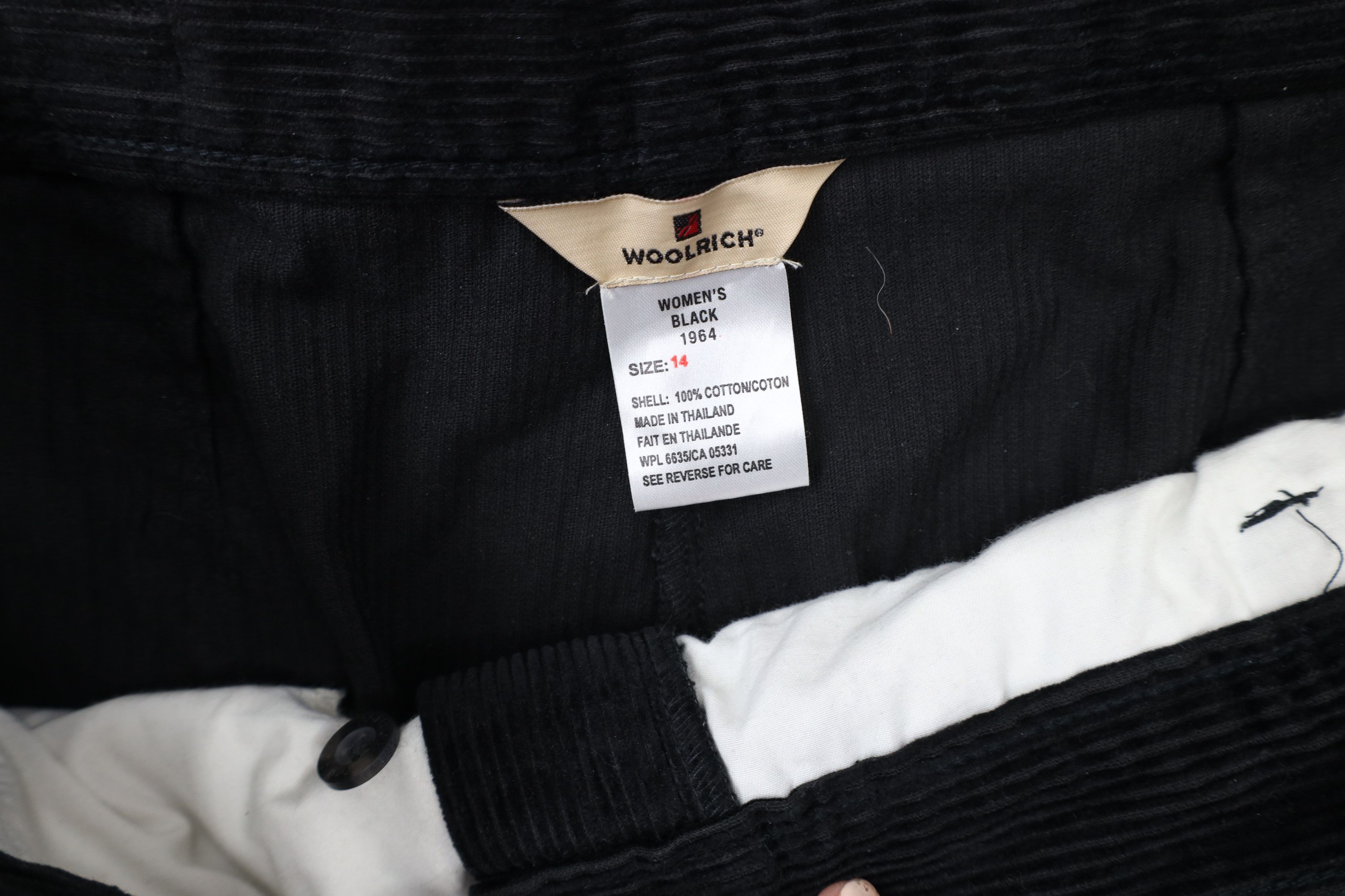 Vintage × Woolrich Woolen Mills Vintage 90s Woolrich Tapered Leg Corduroy Pants Black Size 36" / US 14 / IT 50 - 7 Thumbnail