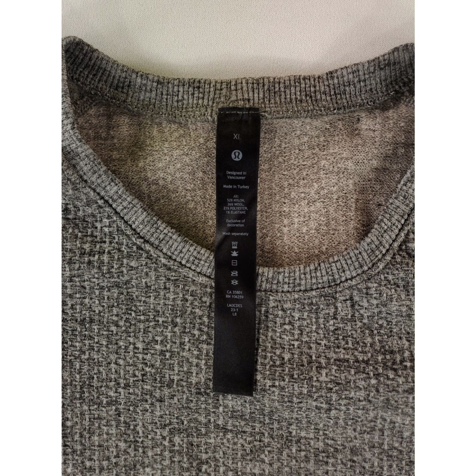Lululemon Lululemon Sweatshirt Crew Neck Engineered Warmth Long Sleeve Gray Mens XL Size US XL / EU 56 / 4 - 3 Thumbnail