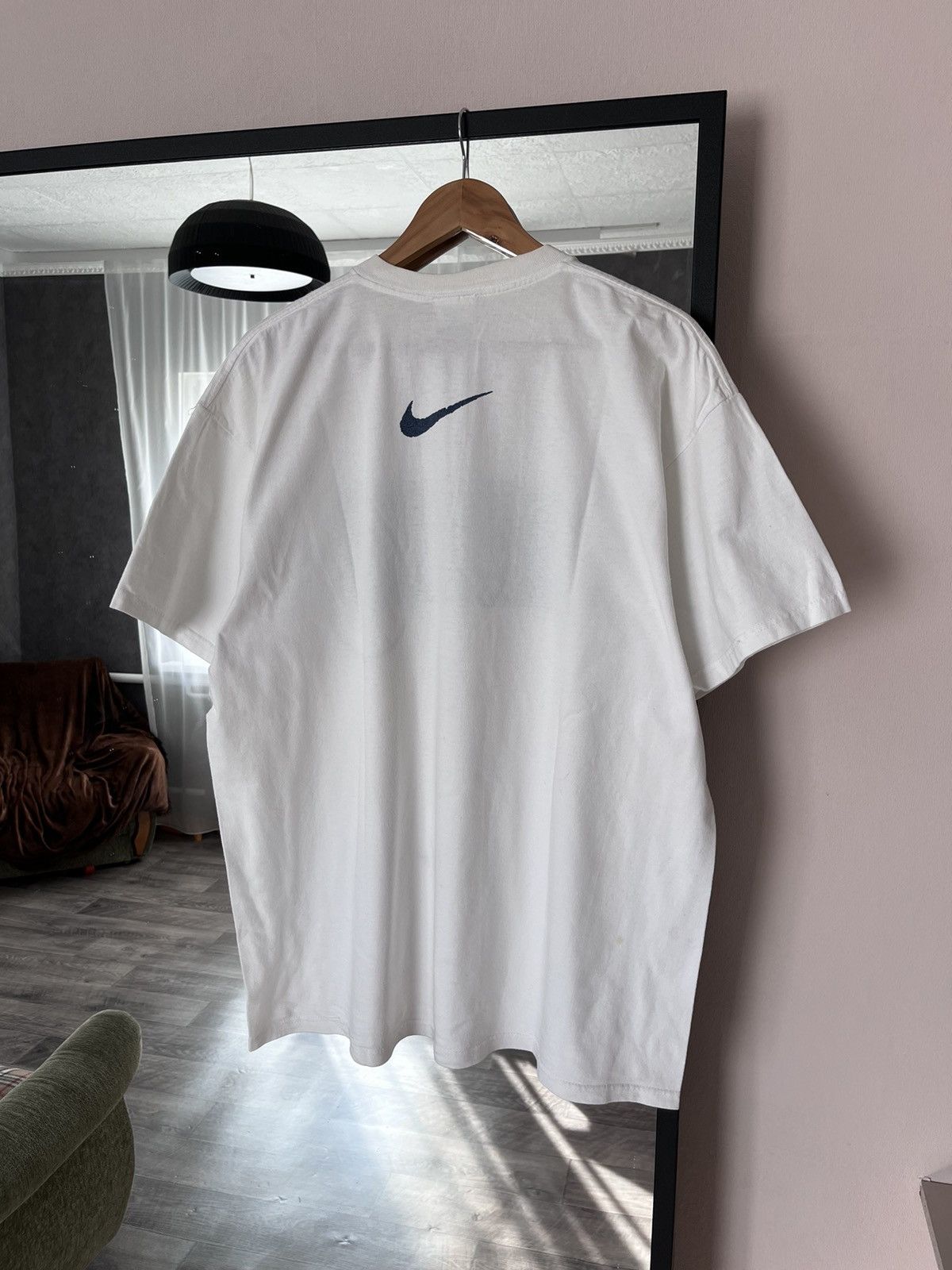 Nike Vintage Nike Y2K Big Logo White Single Stitch White T-shirt Size US XL / EU 56 / 4 - 2 Thumbnail