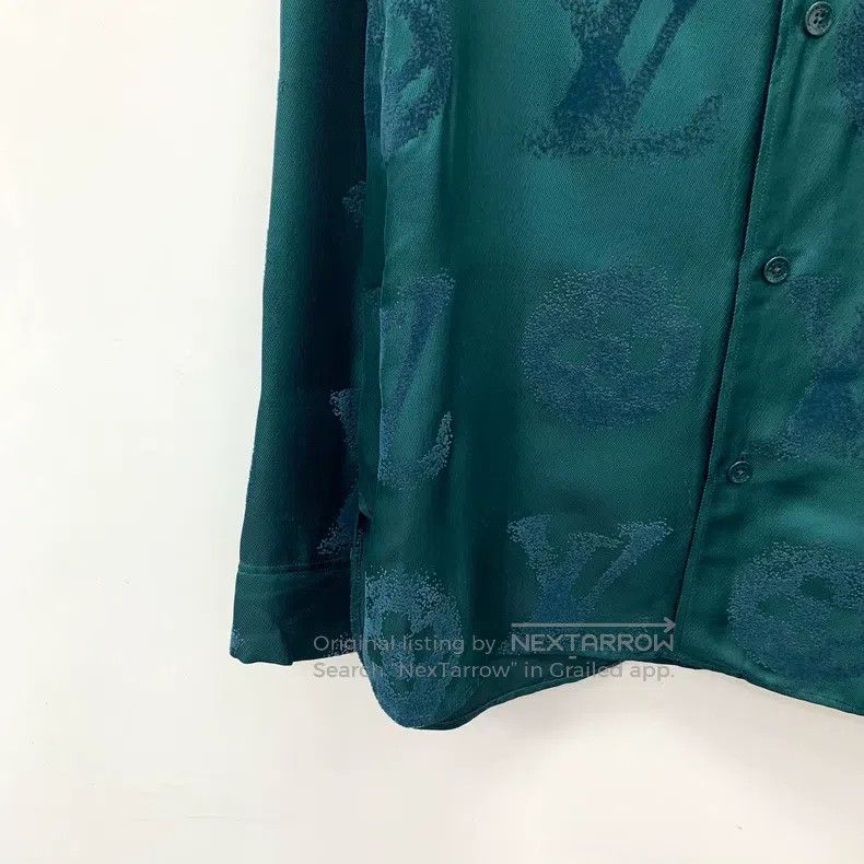 Louis Vuitton Louis Vuitton Dark green logo, full print, mulberry silk, Size US M / EU 48-50 / 2 - 4 Thumbnail