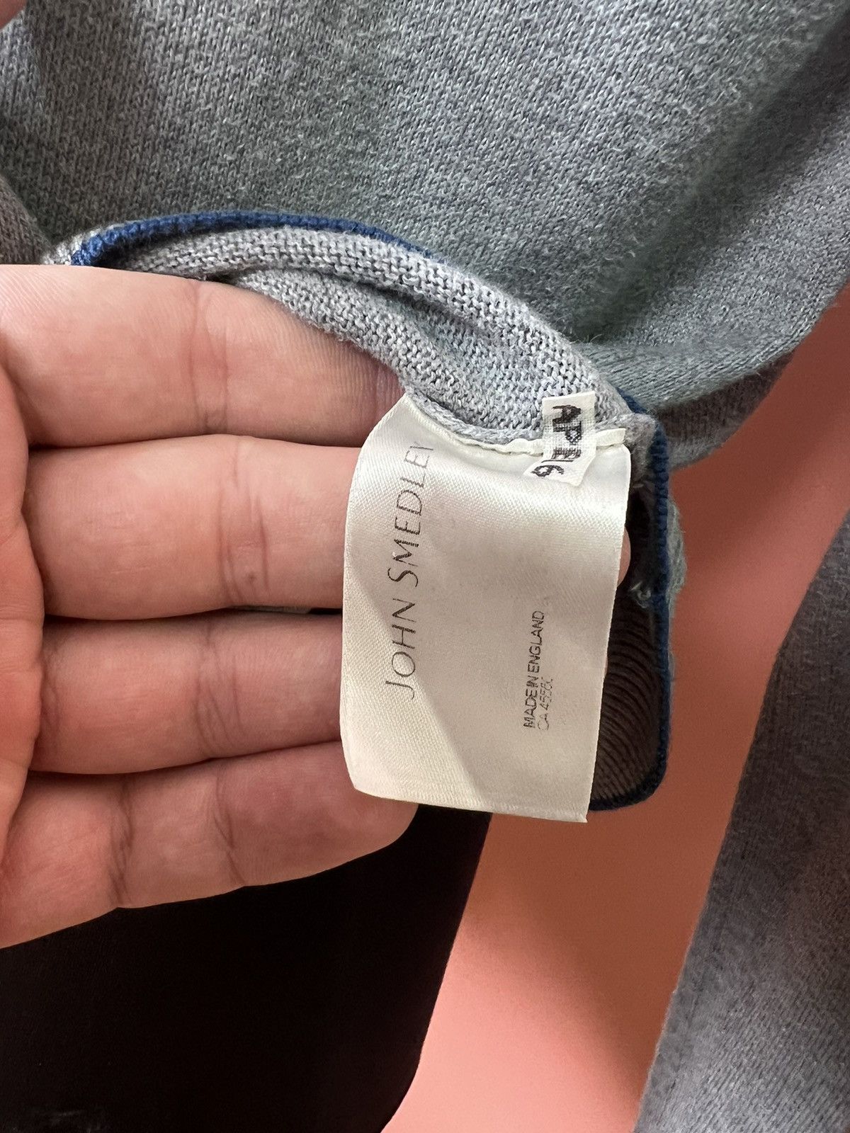 John Smedley John Smedley v neck sweatshirt England luxury Size US XL / EU 56 / 4 - 4 Thumbnail