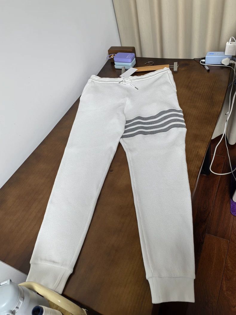 Thom Browne thom browne Size 4 Sweatpants 2503-Nextarrow Size US 38 / EU 54 - 1 Thumbnail