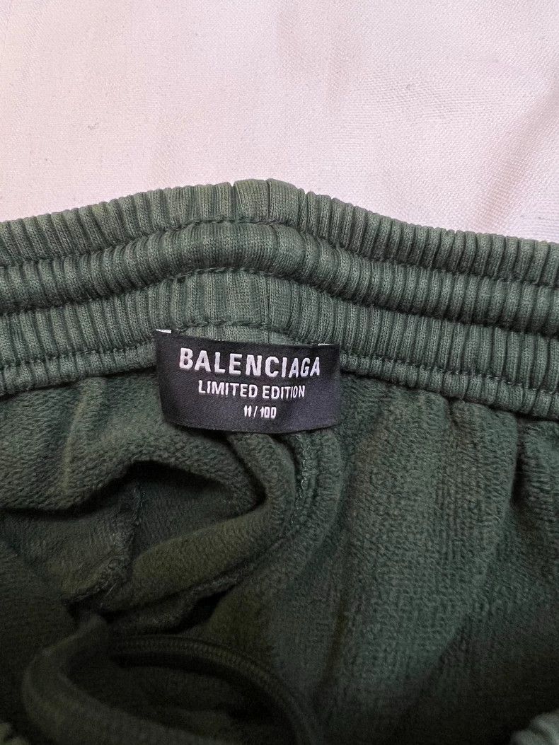 Balenciaga Balenciaga size XXS Limited Edition Dark Green Lettering P Size US 27 - 4 Thumbnail