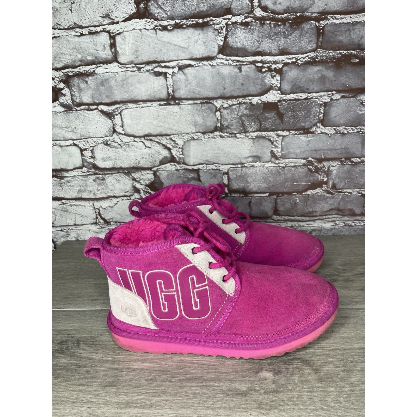 Ugg UGG PINK 🎀 Neumel Graphic Outline Authentic Fur Boots Kids Size US 6 / IT 36 - 17 Thumbnail